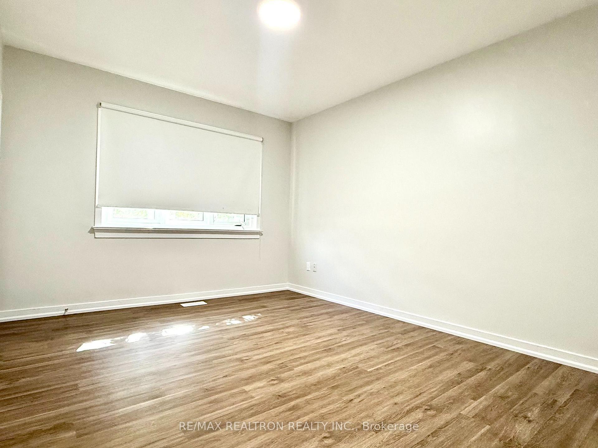 Photo 18 of 447 Glengrove Avenue W, Toronto, Bedford Park-Nortown — HOMEH