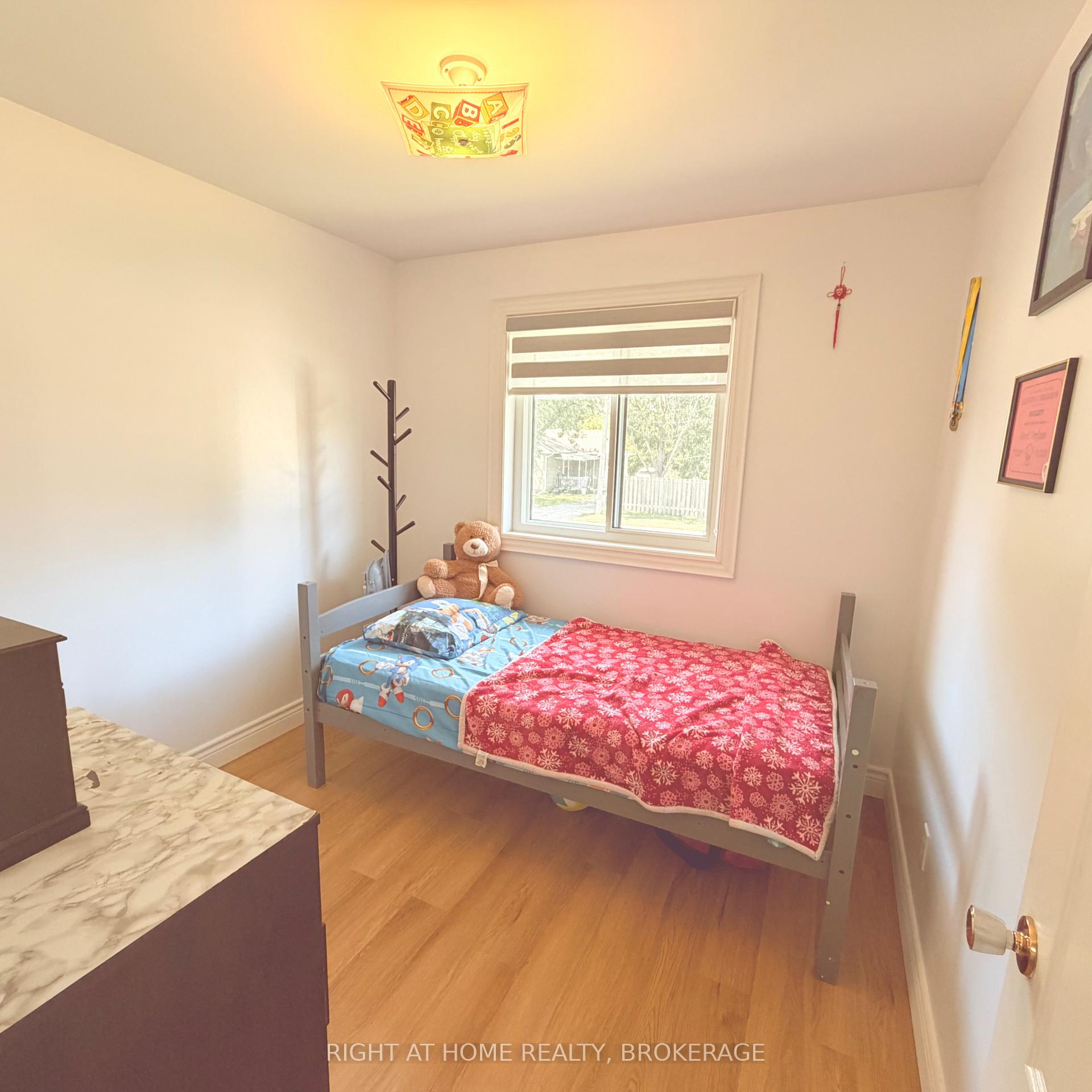 Photo 7 of 7698 Mulhern Street, Niagara Falls, Ascot — HOMEH