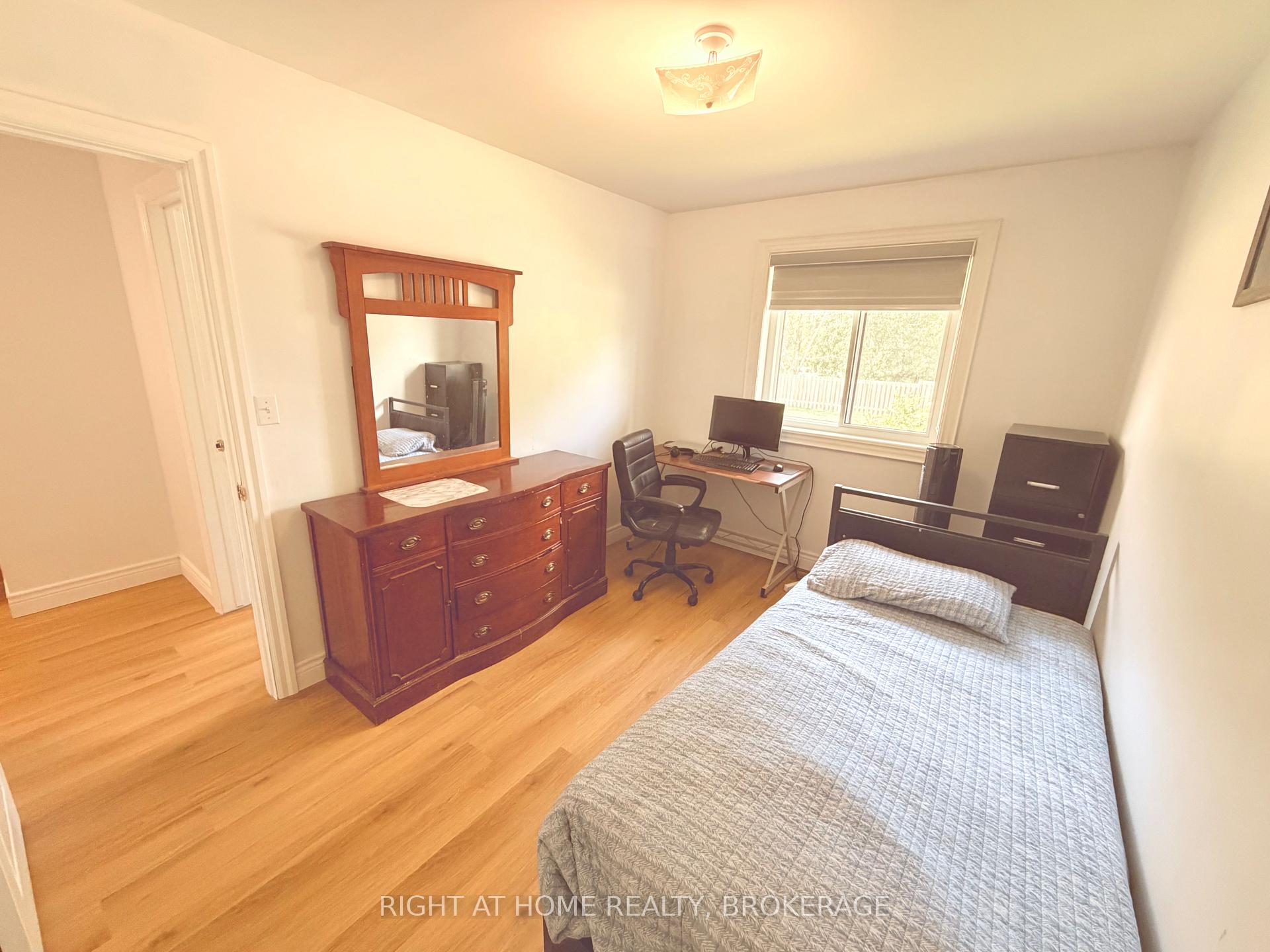 Photo 8 of 7698 Mulhern Street, Niagara Falls, Ascot — HOMEH