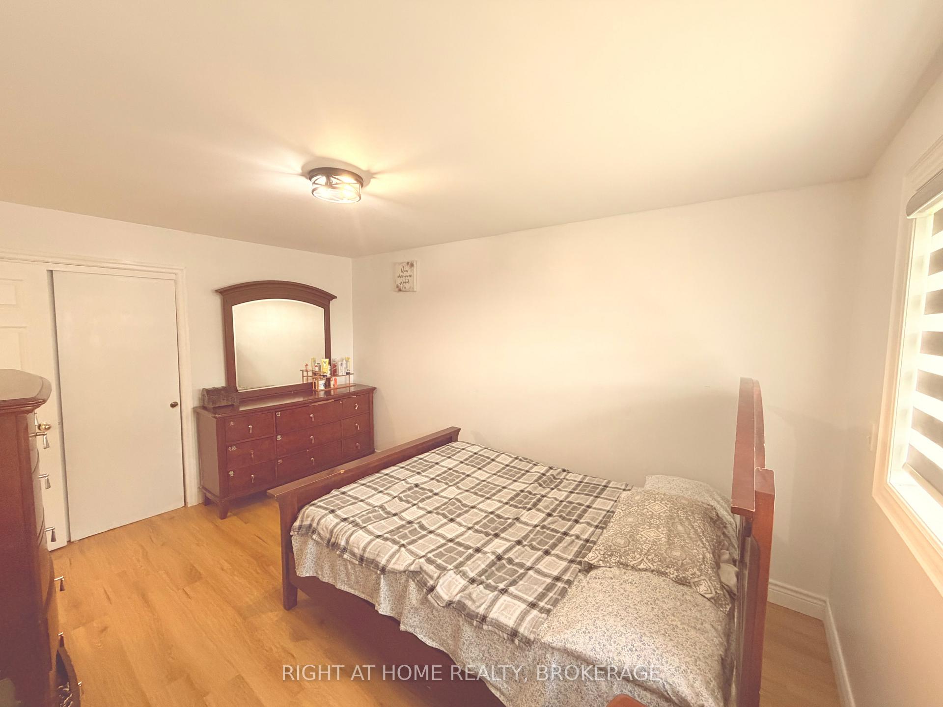 Photo 9 of 7698 Mulhern Street, Niagara Falls, Ascot — HOMEH