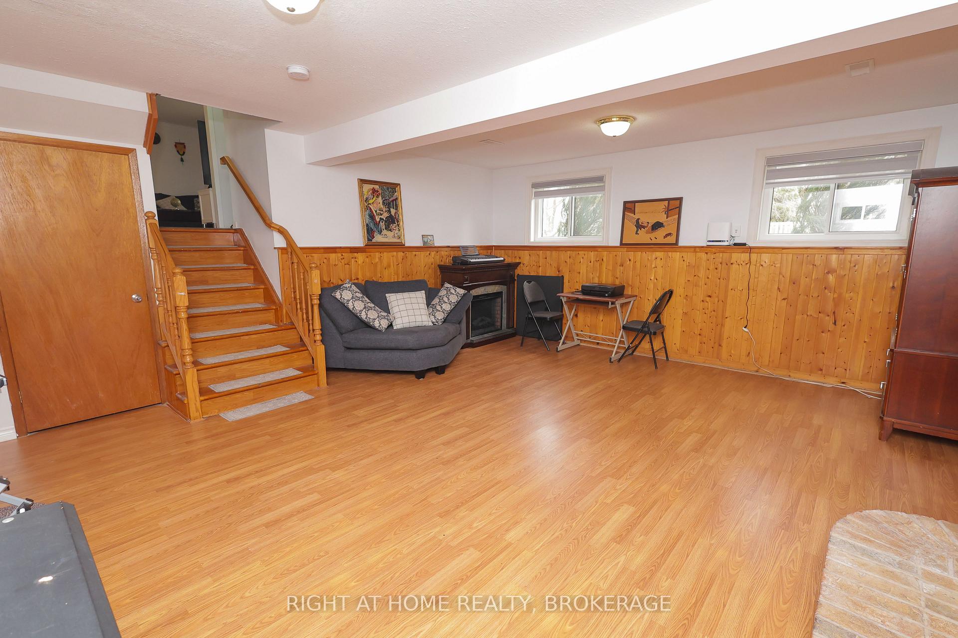 Photo 13 of 7698 Mulhern Street, Niagara Falls, Ascot — HOMEH