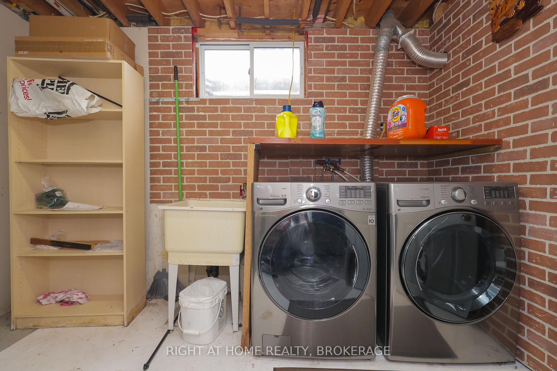 Photo 24 of 7698 Mulhern Street, Niagara Falls, Ascot — HOMEH