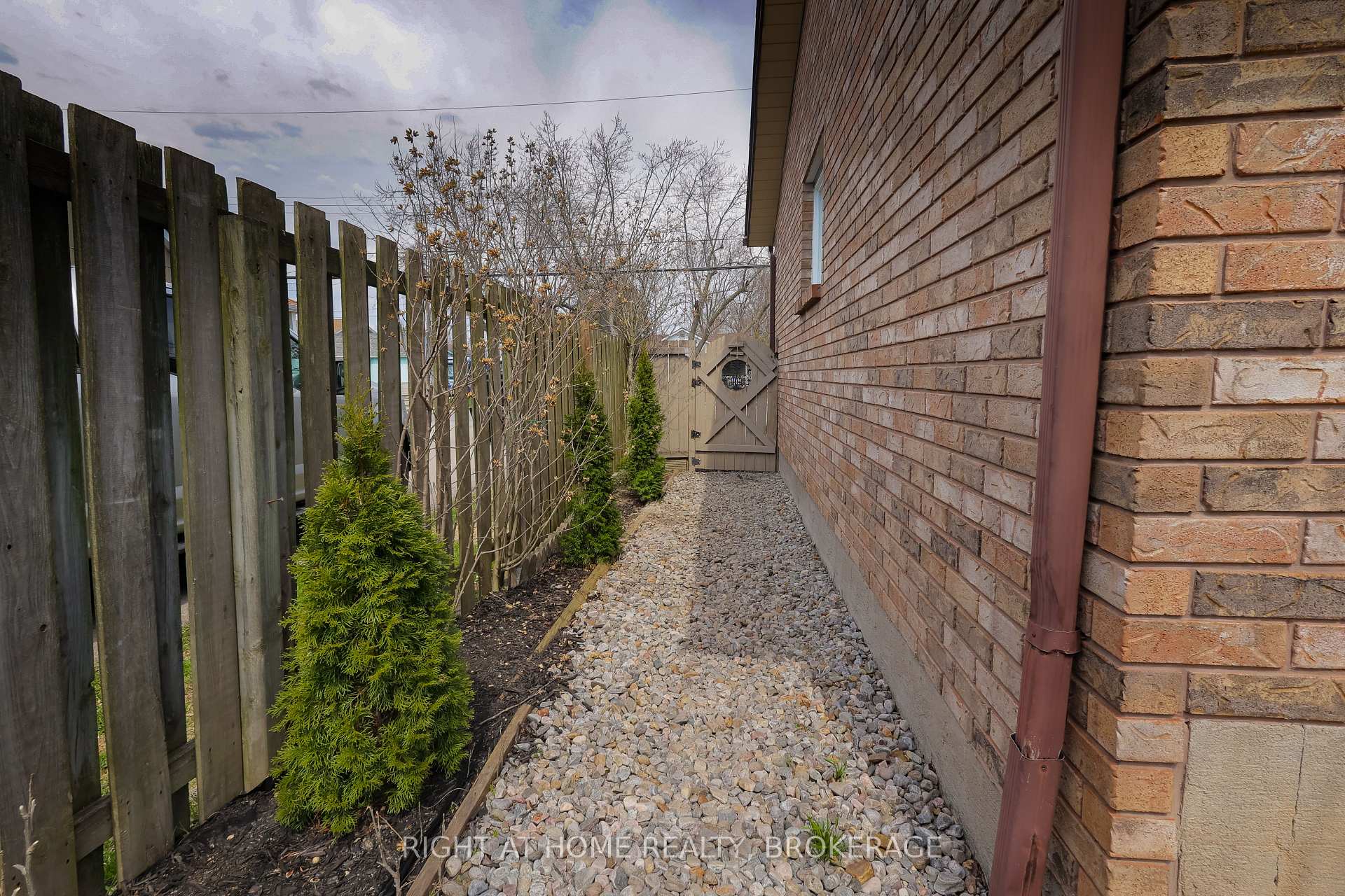 Photo 26 of 7698 Mulhern Street, Niagara Falls, Ascot — HOMEH