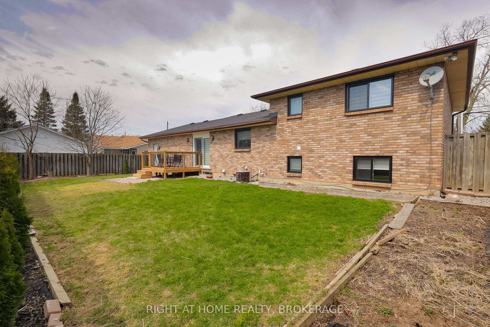 Photo 27 of 7698 Mulhern Street, Niagara Falls, Ascot — HOMEH