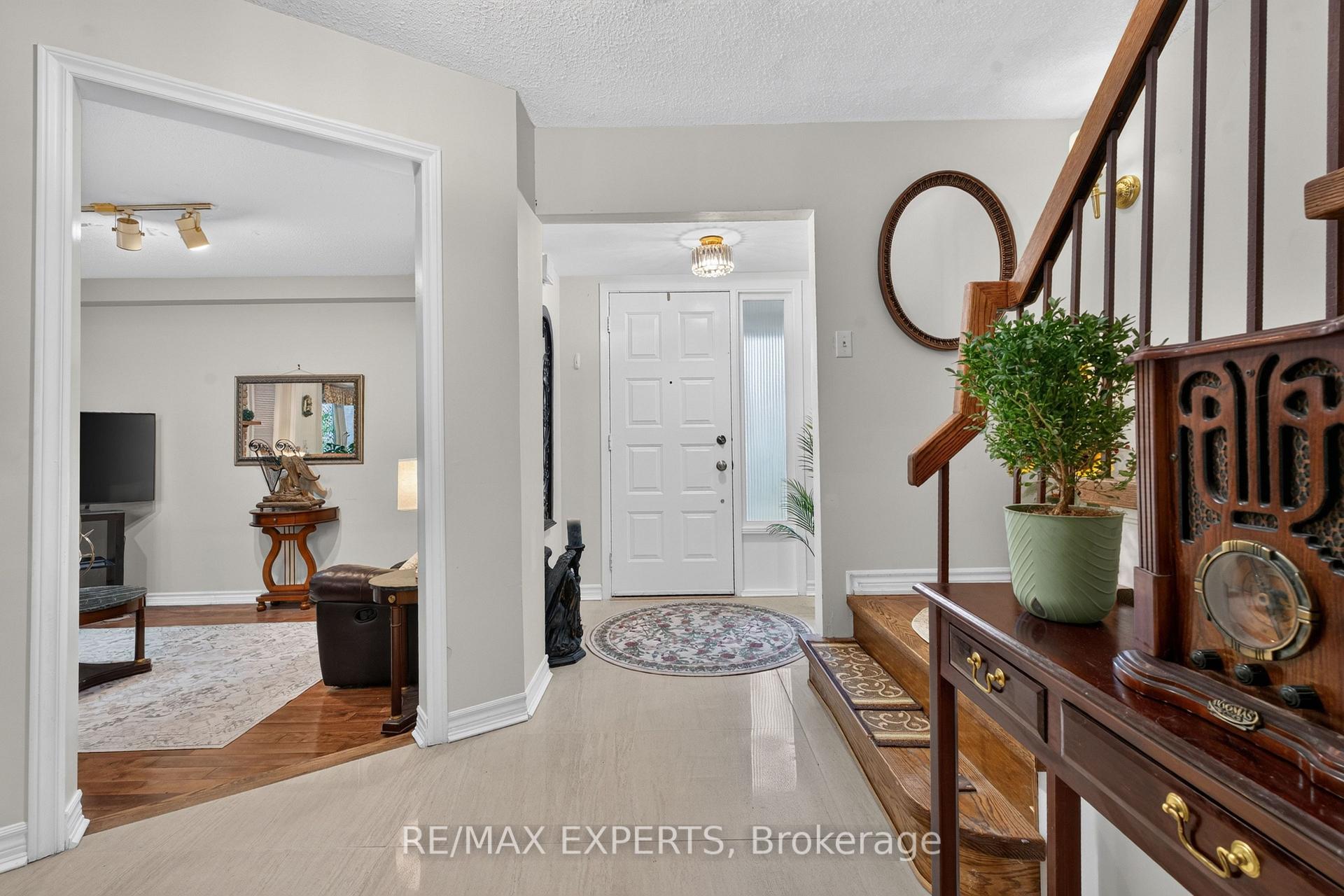 Photo 5 of 155 Stephen Street, Richmond Hill, North Richvale — HOMEH