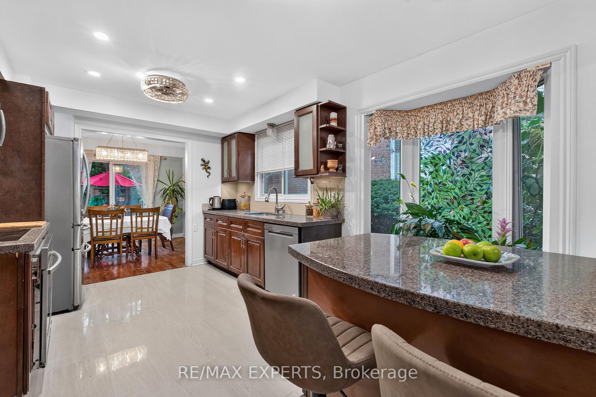 Photo 7 of 155 Stephen Street, Richmond Hill, North Richvale — HOMEH