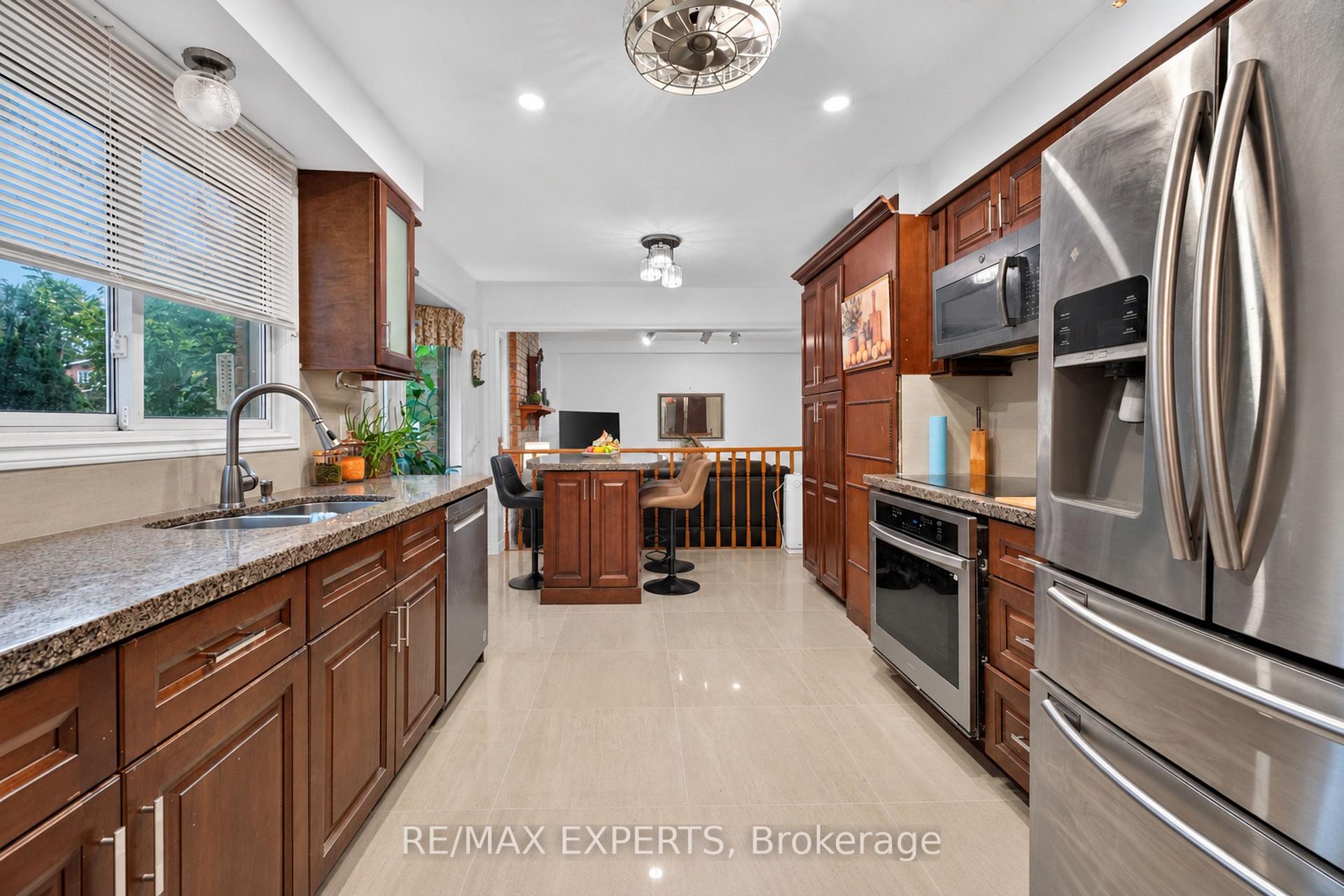Photo 8 of 155 Stephen Street, Richmond Hill, North Richvale — HOMEH