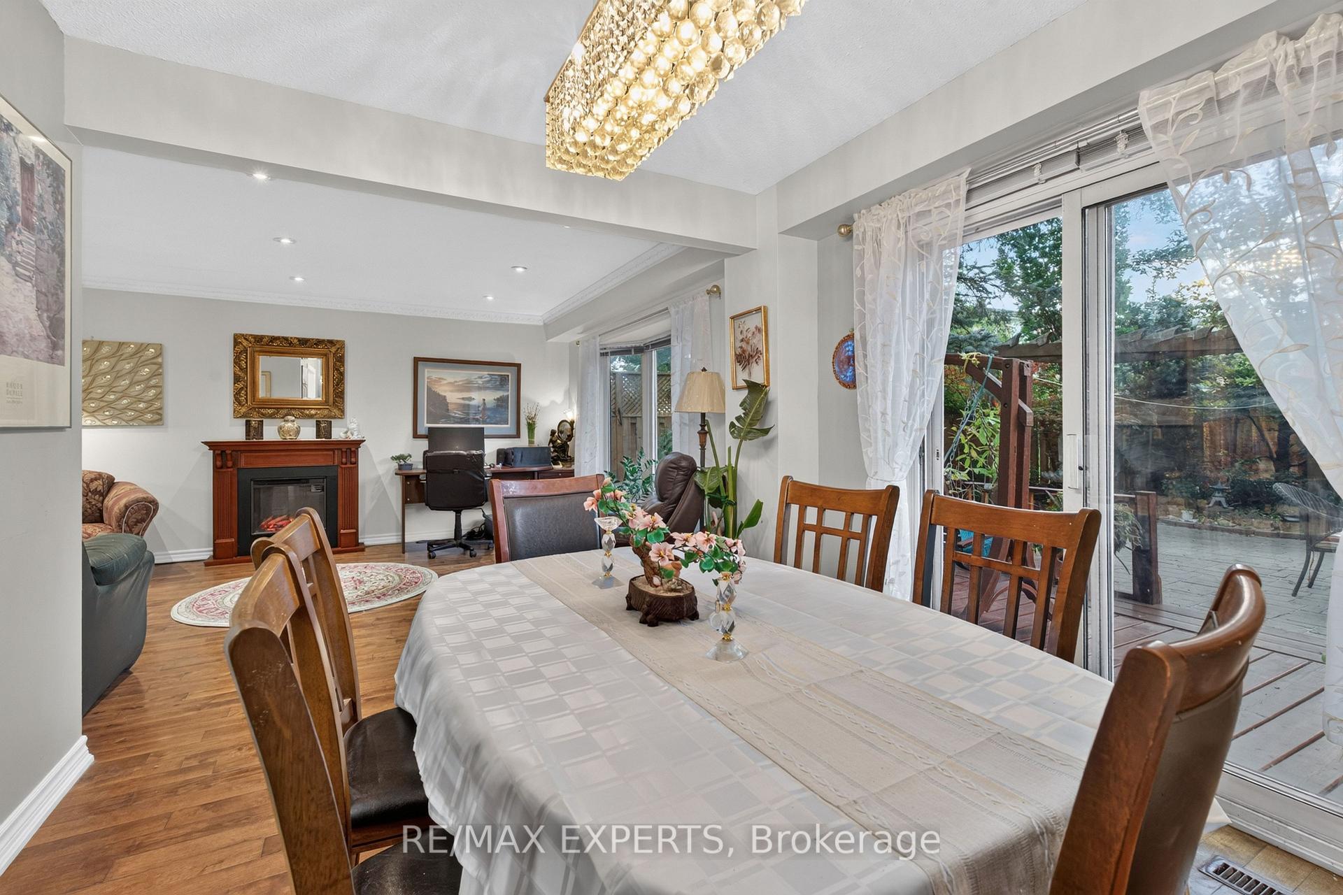 Photo 12 of 155 Stephen Street, Richmond Hill, North Richvale — HOMEH
