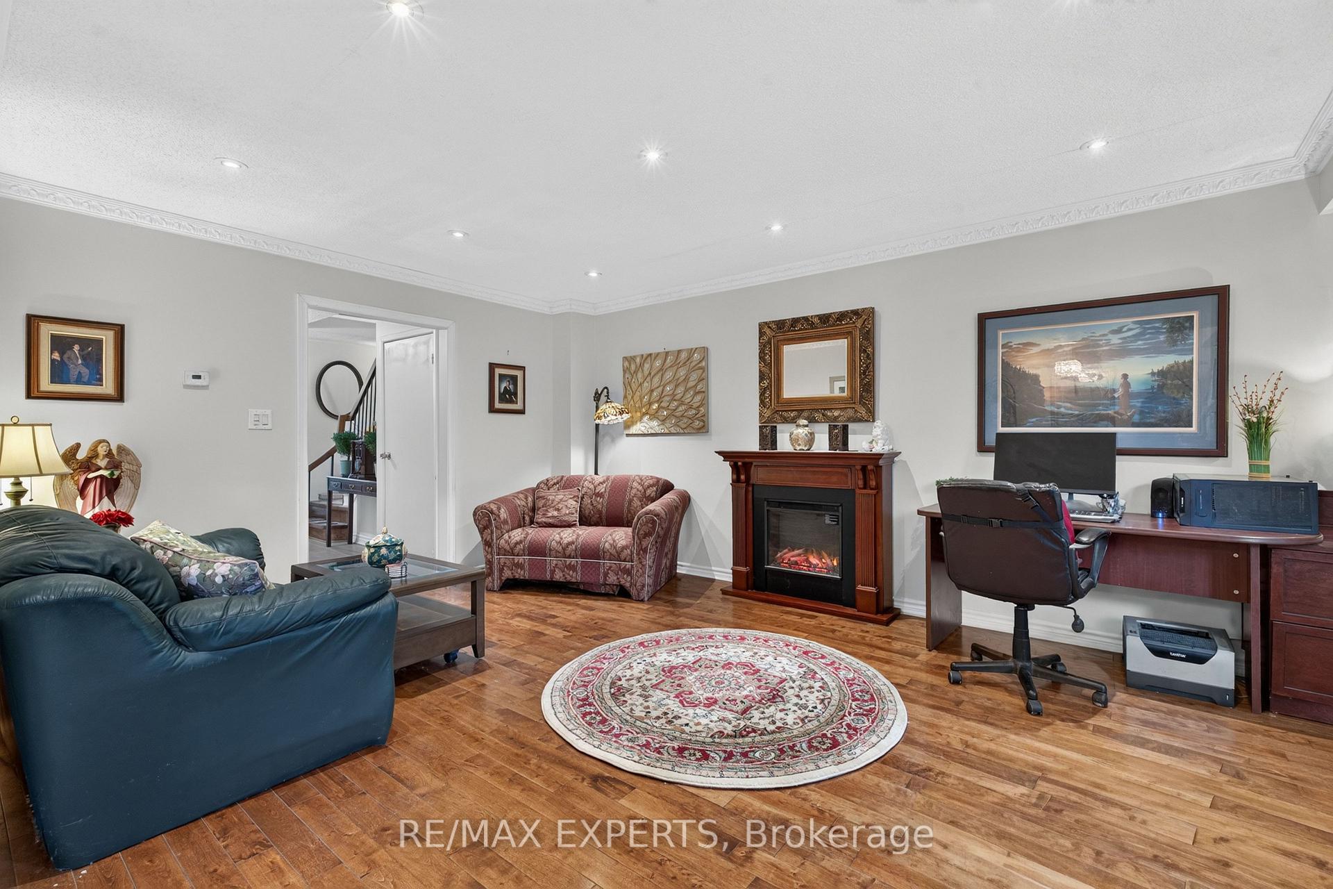 Photo 13 of 155 Stephen Street, Richmond Hill, North Richvale — HOMEH