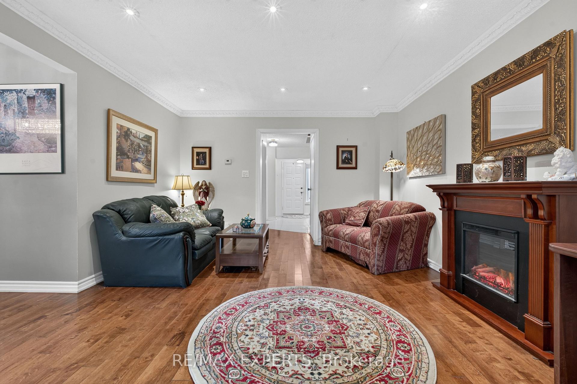 Photo 15 of 155 Stephen Street, Richmond Hill, North Richvale — HOMEH