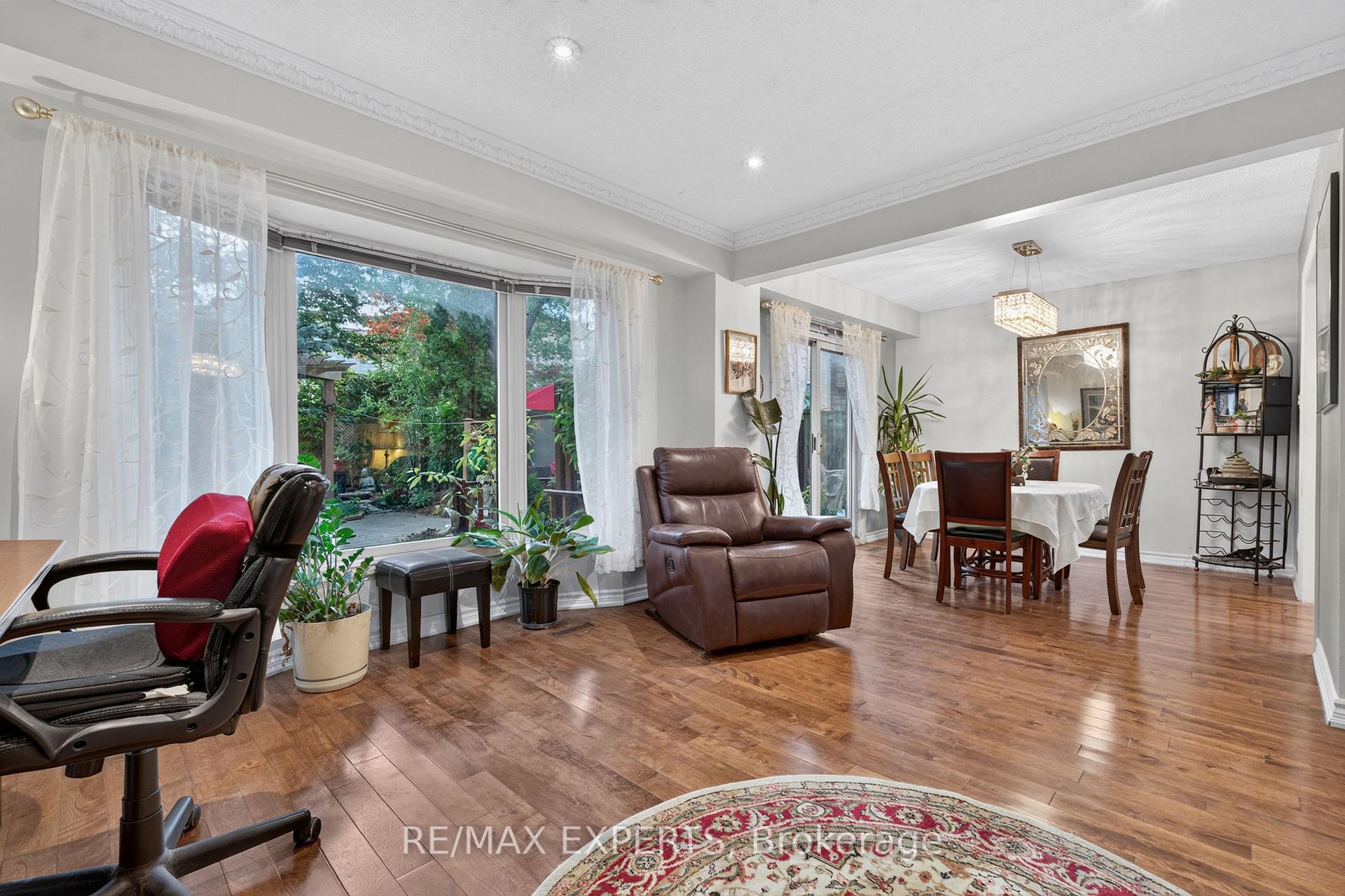 Photo 16 of 155 Stephen Street, Richmond Hill, North Richvale — HOMEH