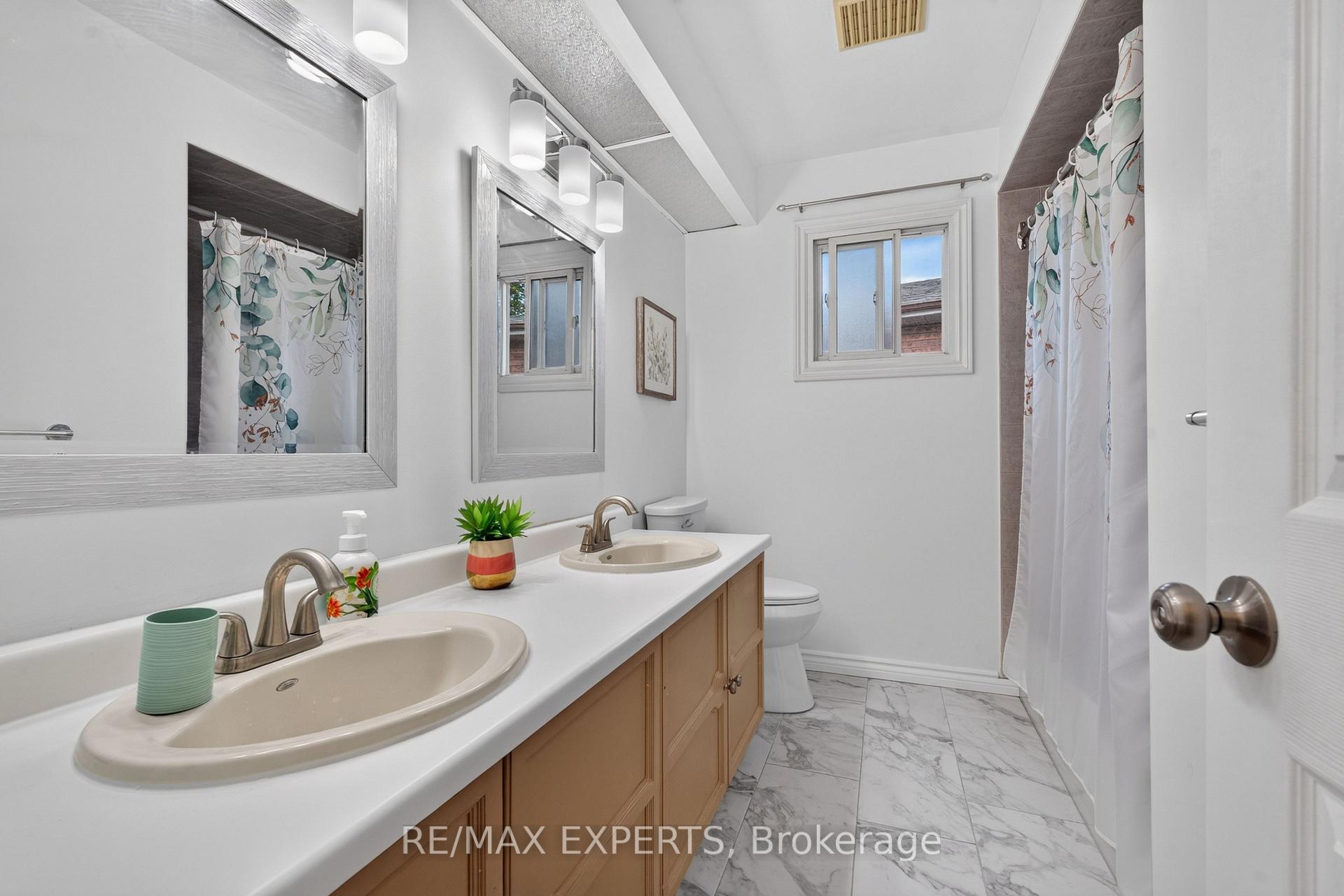 Photo 17 of 155 Stephen Street, Richmond Hill, North Richvale — HOMEH