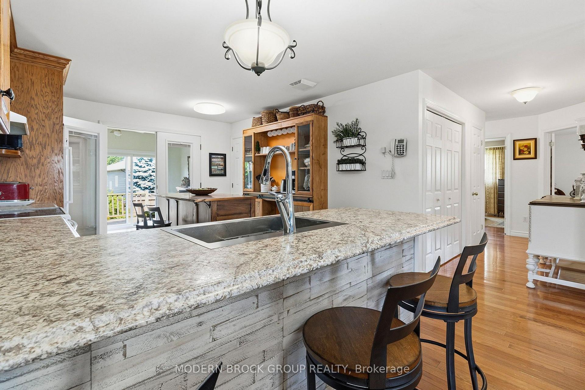 Photo 18 of 36 Hillcrest Drive, Brockville, Brockville — HOMEH