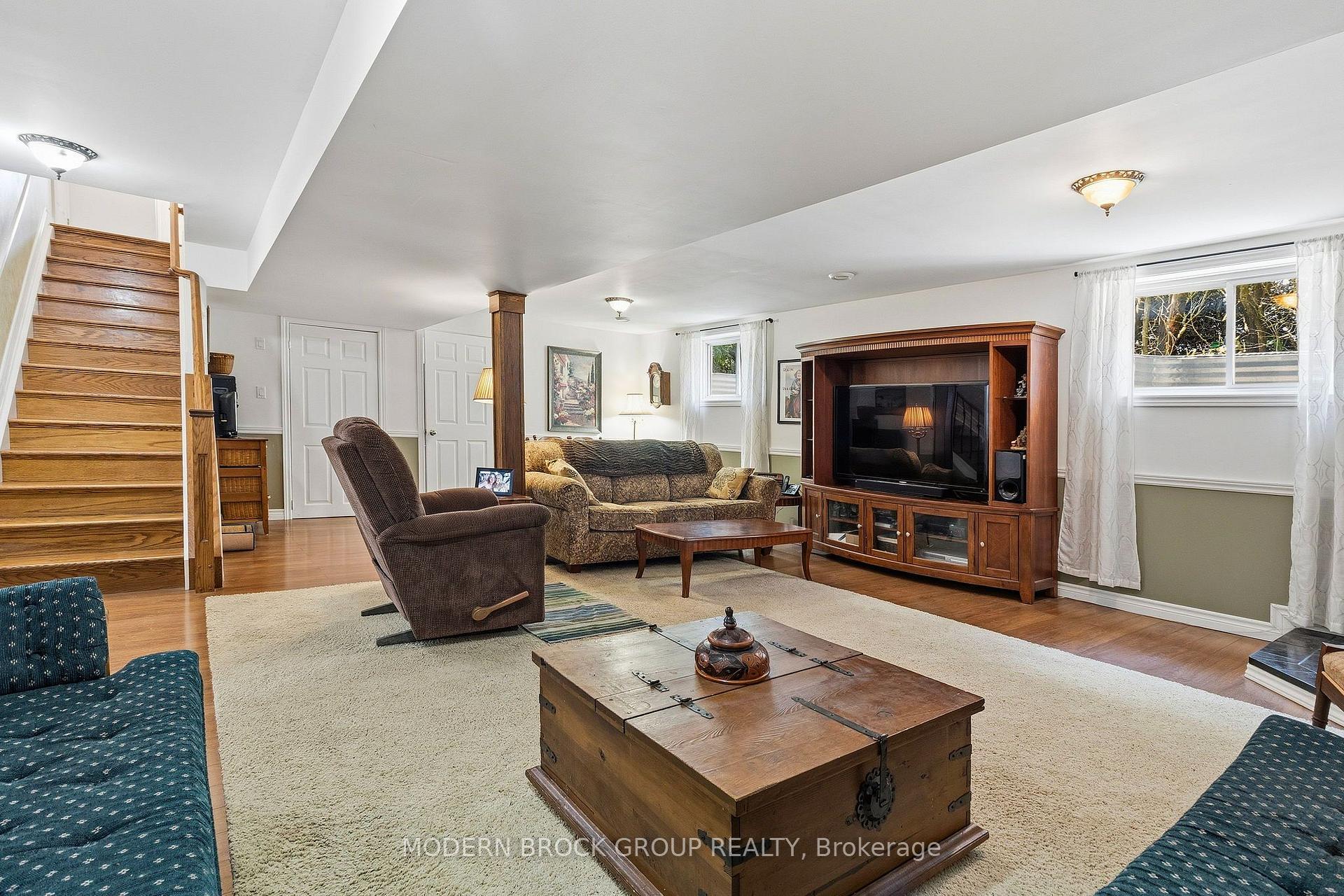 Photo 32 of 36 Hillcrest Drive, Brockville, Brockville — HOMEH