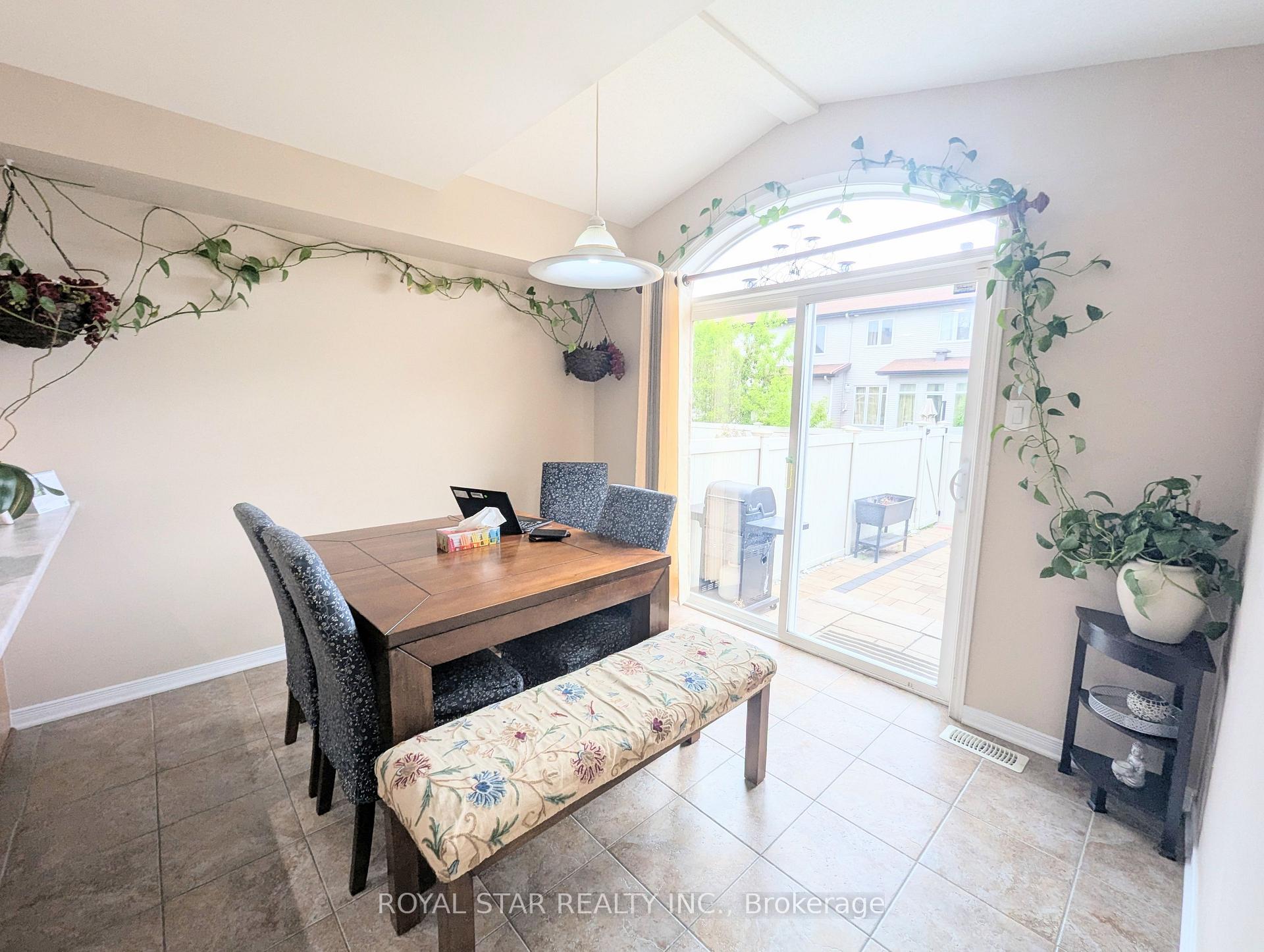 Photo 9 of 531 Fordell Avenue, Ottawa, Kanata - Morgan's Grant/South March — HOMEH