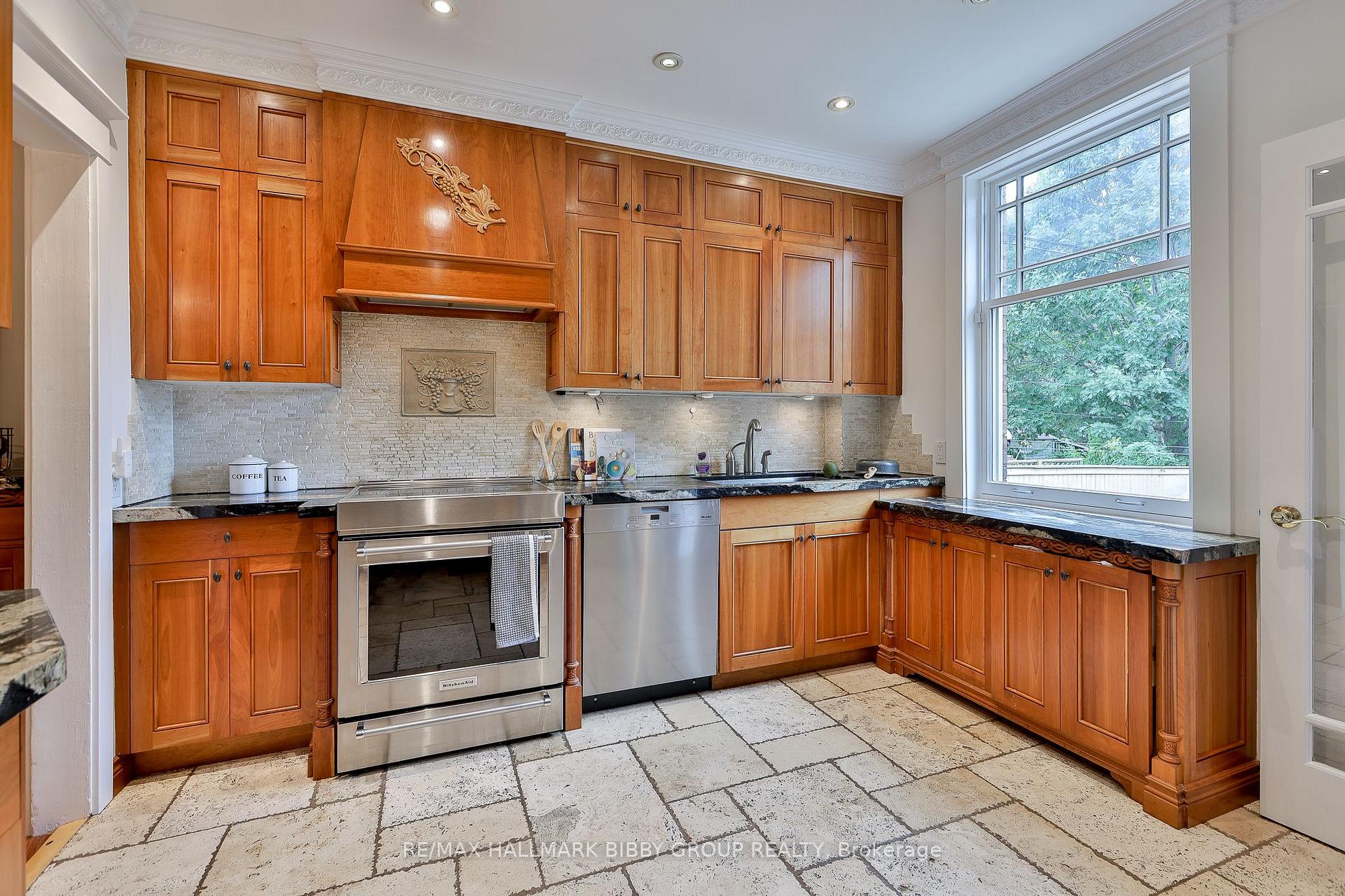 Photo 15 of 92 Winona Drive, Toronto, Wychwood — HOMEH