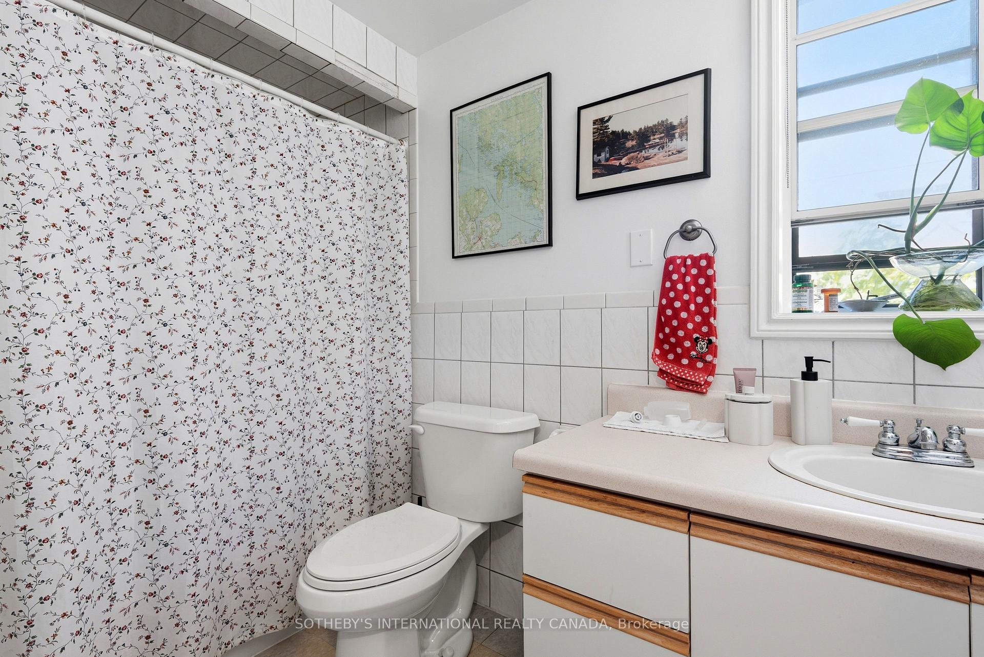 Photo 10 of 376 Sunnyside Avenue, Toronto, High Park-Swansea — HOMEH