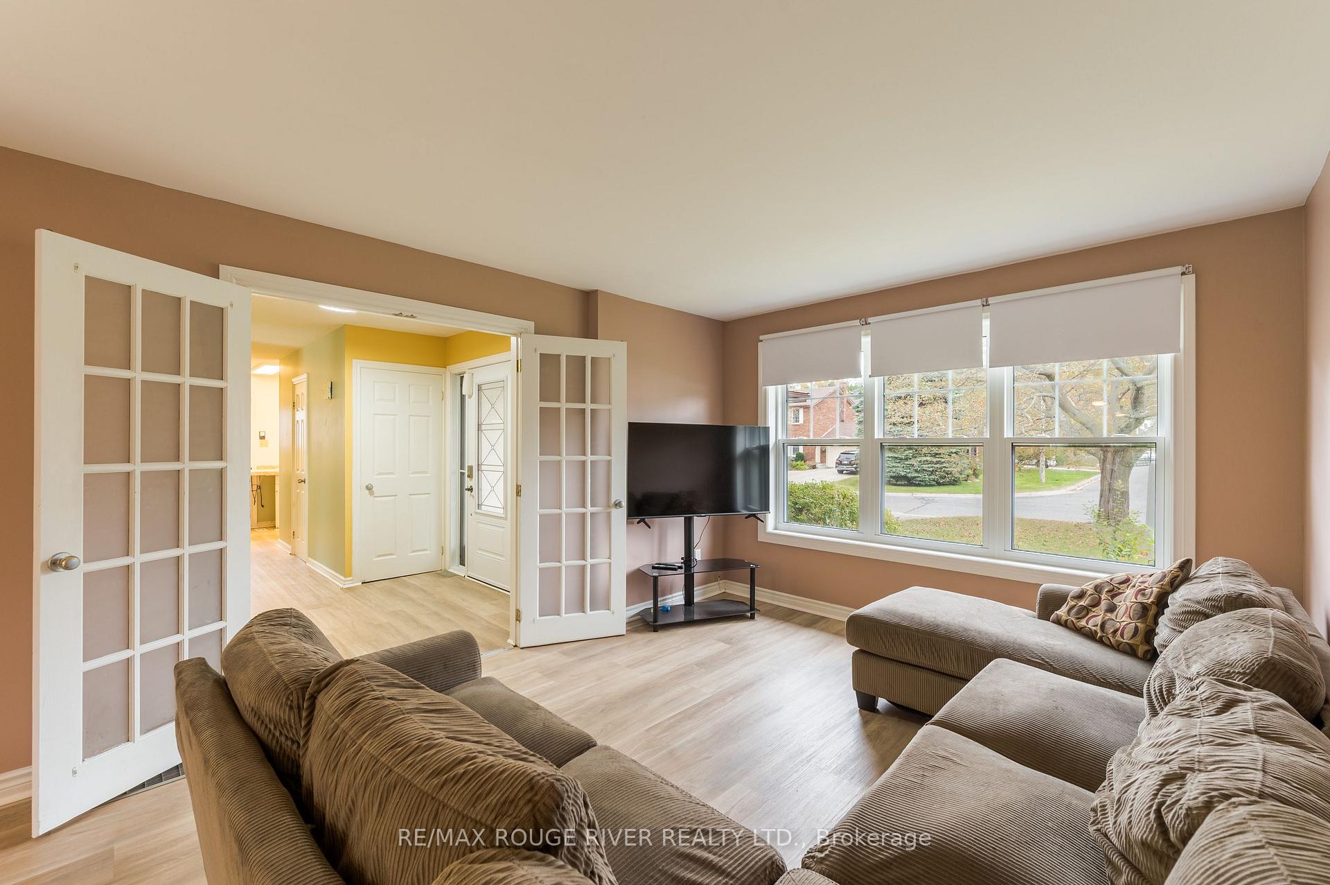 Photo 4 of 244 Ridgewood Road, Peterborough, Monaghan Ward 2 — HOMEH