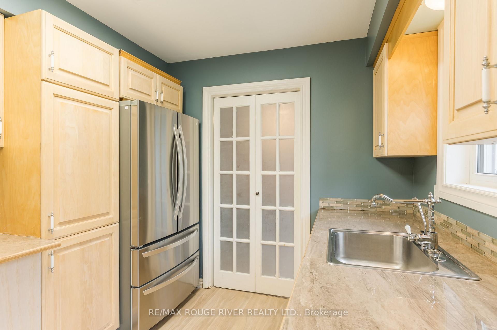 Photo 10 of 244 Ridgewood Road, Peterborough, Monaghan Ward 2 — HOMEH