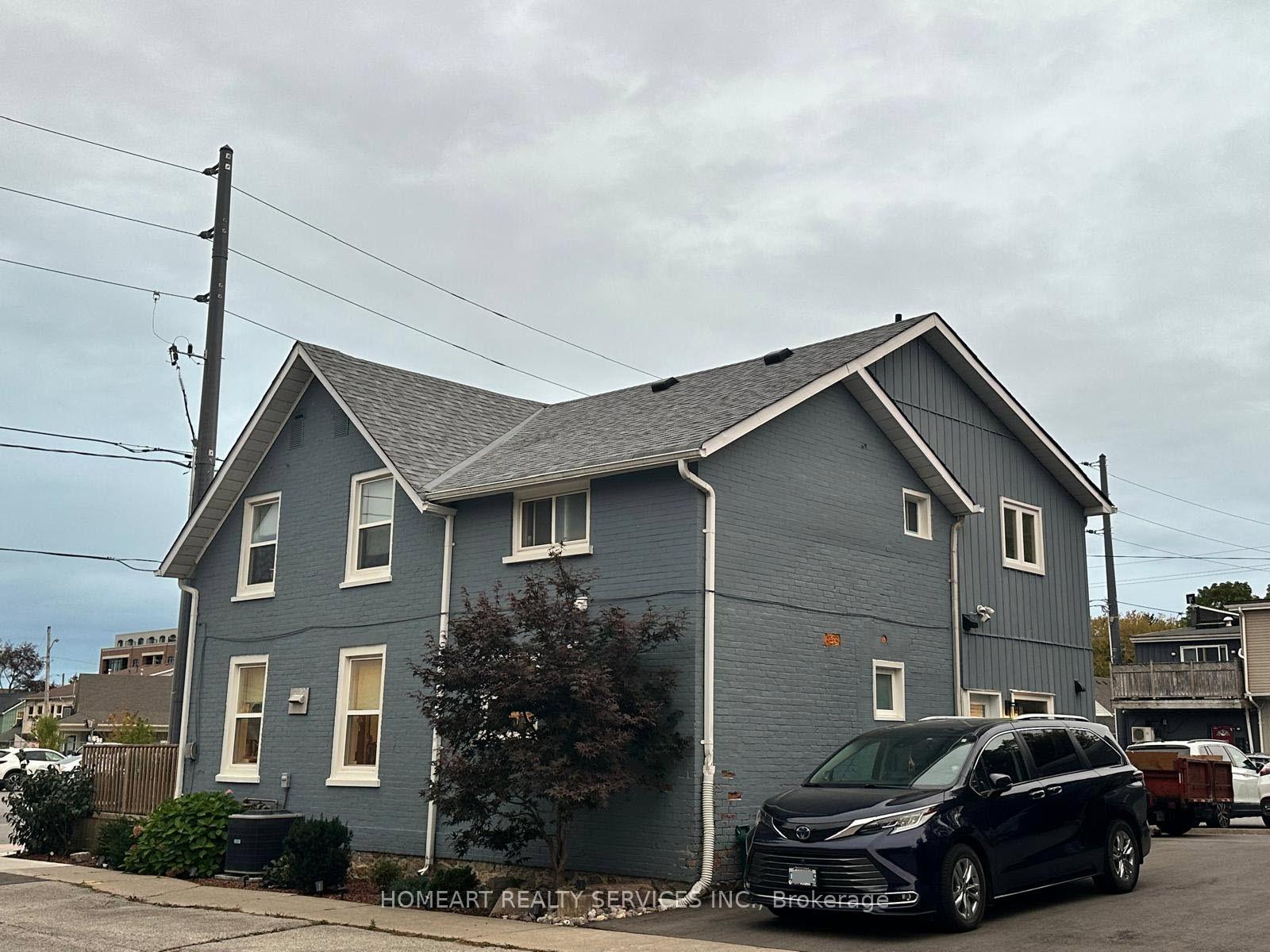 Photo 2 of 18 Edward Street, Whitchurch-Stouffville, Stouffville — HOMEH