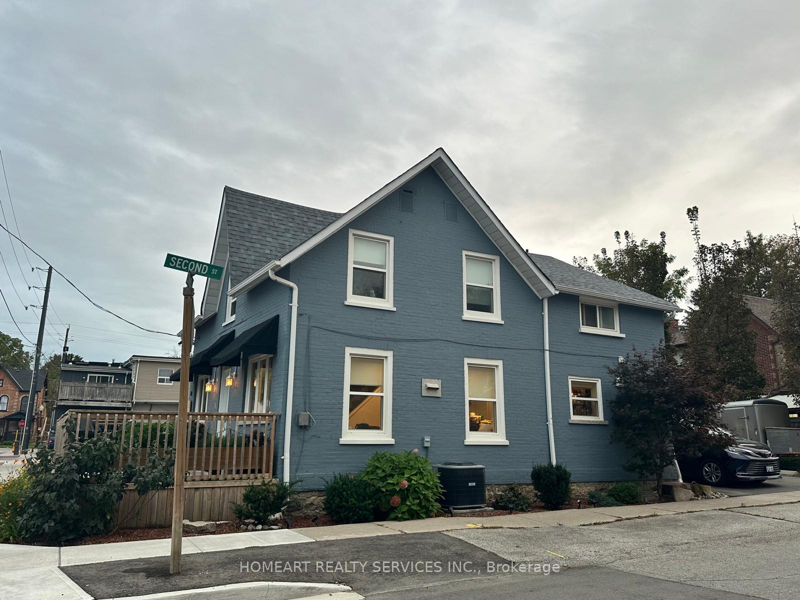 Photo 6 of 18 Edward Street, Whitchurch-Stouffville, Stouffville — HOMEH