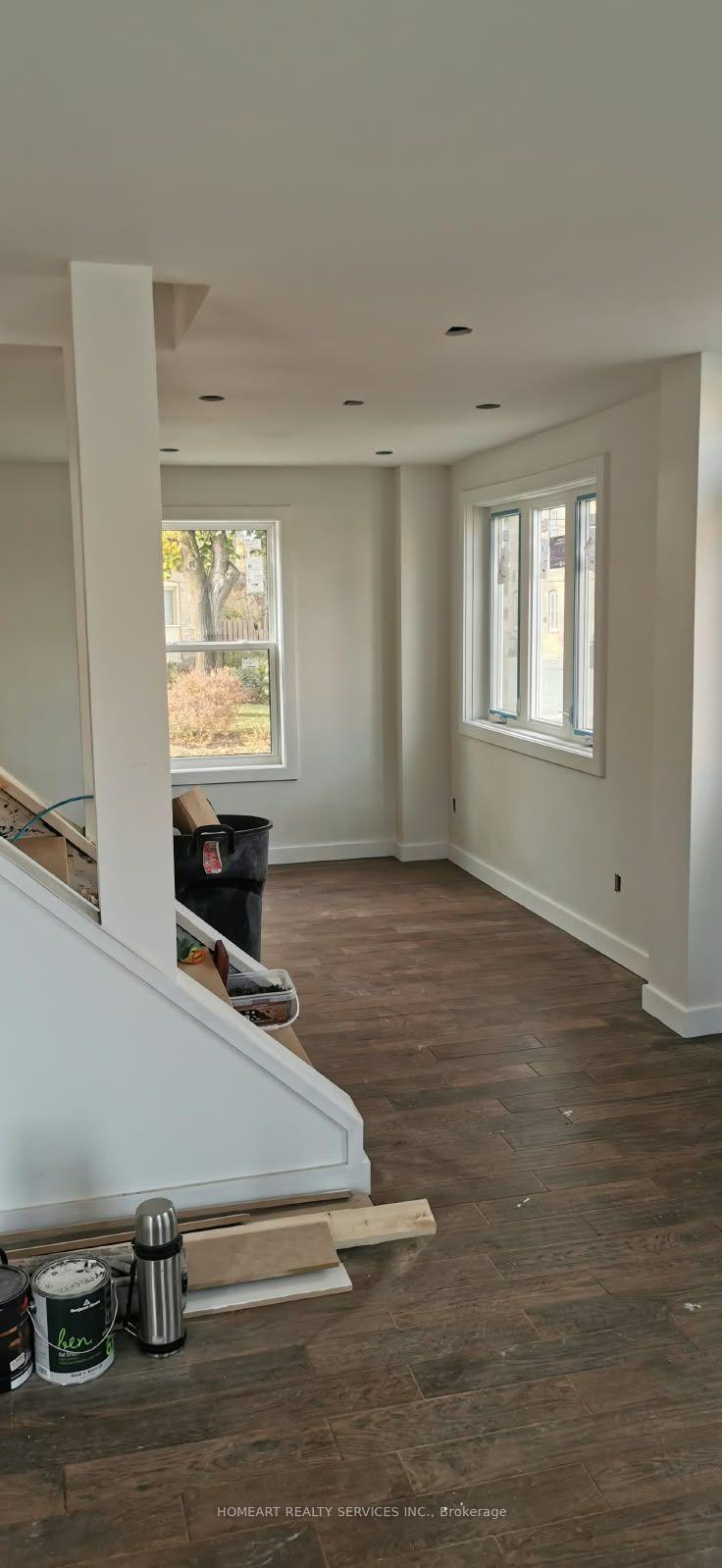 Photo 23 of 18 Edward Street, Whitchurch-Stouffville, Stouffville — HOMEH