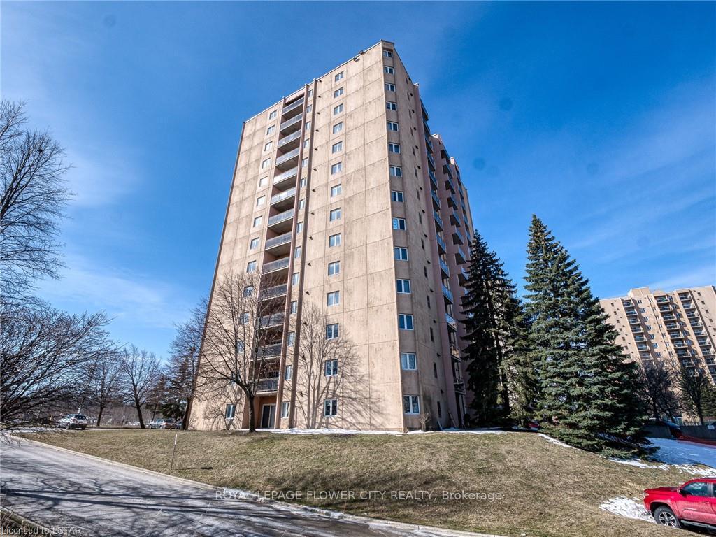 Photo of Unit 707, 860 Commissioners Road