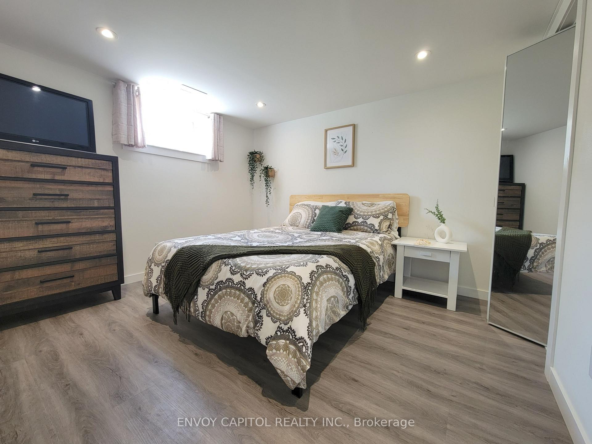 Photo 6 of 22 Bilardi Court, Hamilton, McQuesten — HOMEH