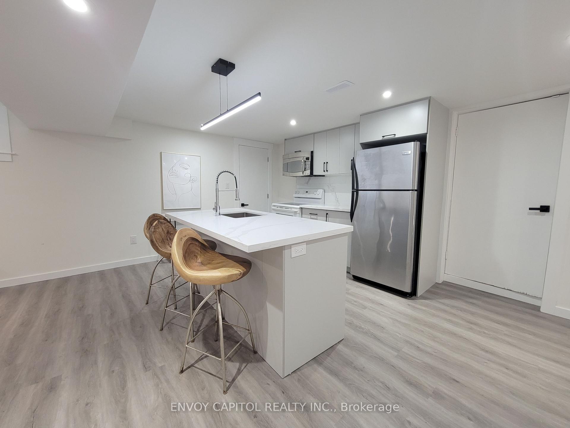 Photo 10 of 22 Bilardi Court, Hamilton, McQuesten — HOMEH