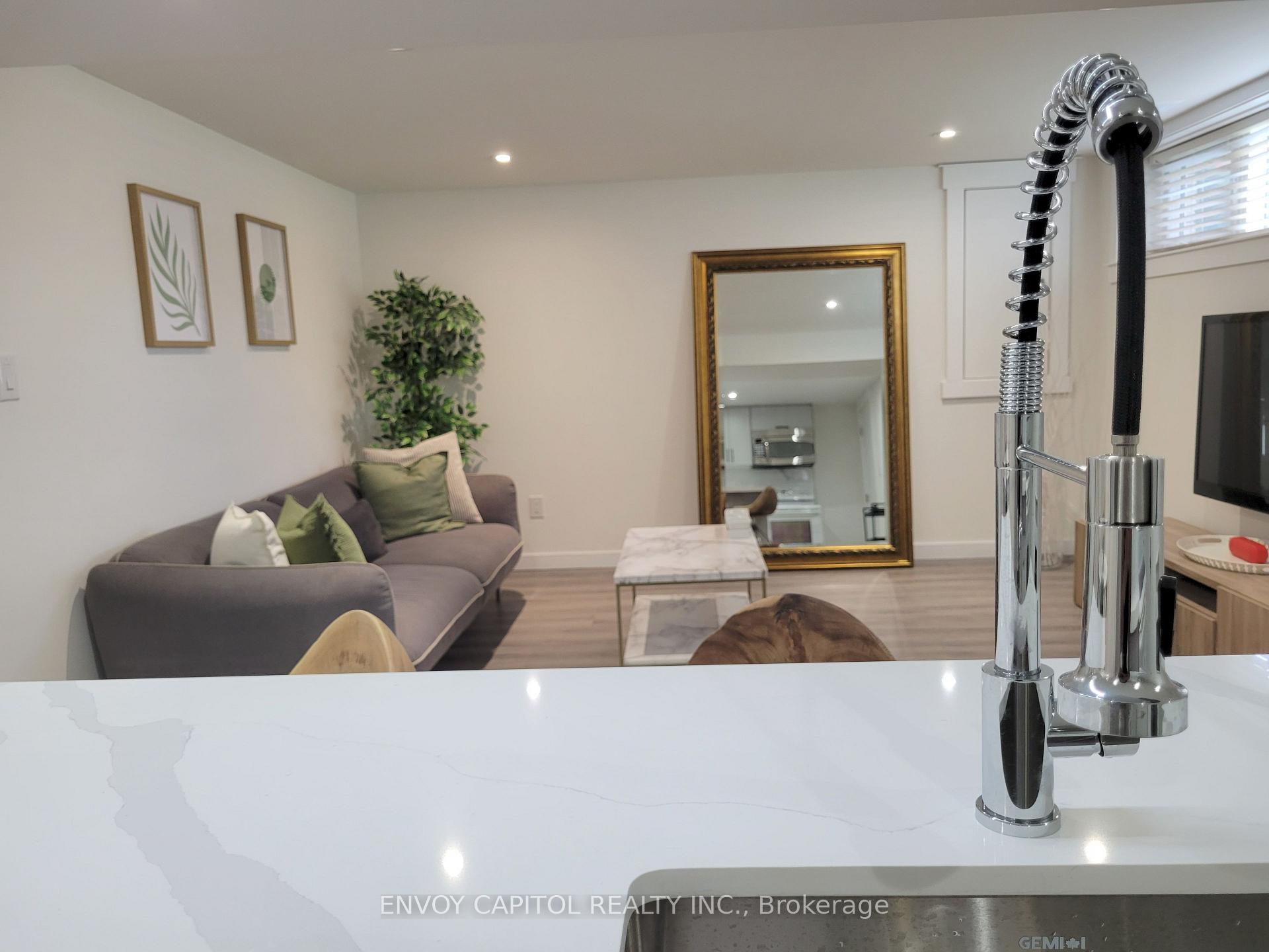 Photo 12 of 22 Bilardi Court, Hamilton, McQuesten — HOMEH