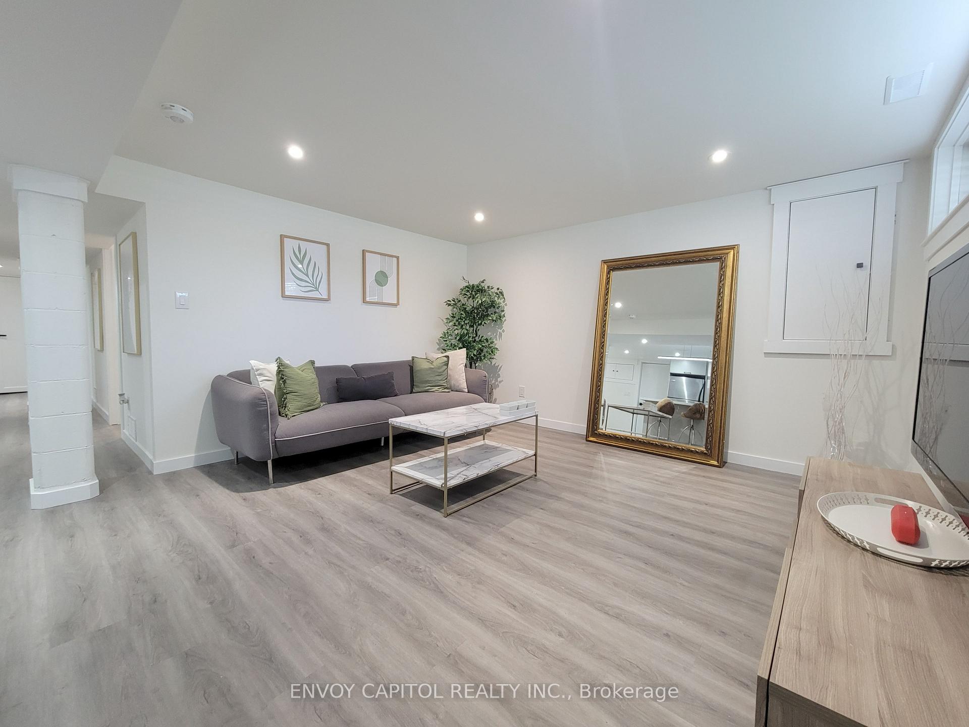 Photo 14 of 22 Bilardi Court, Hamilton, McQuesten — HOMEH