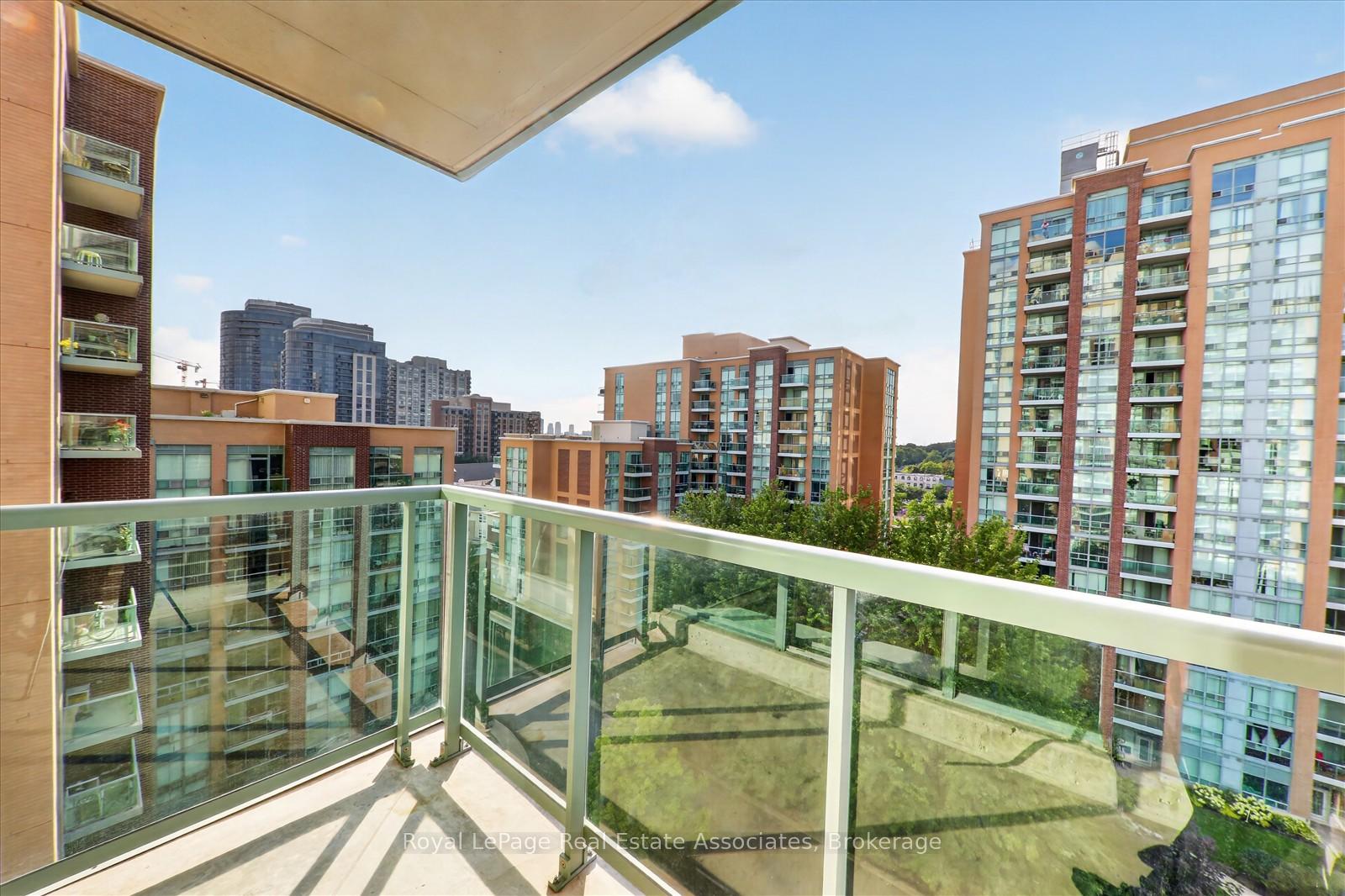 Photo 9 of Unit 908, 7 Michael Power Place, Etobicoke, Islington-City Centre West — HOMEH
