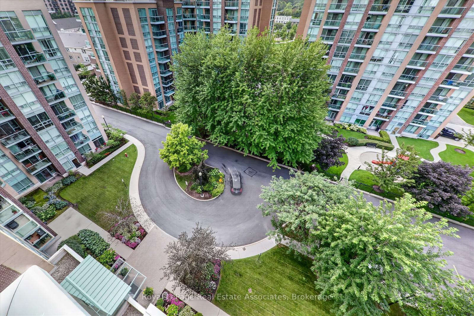 Photo 10 of Unit 908, 7 Michael Power Place, Etobicoke, Islington-City Centre West — HOMEH