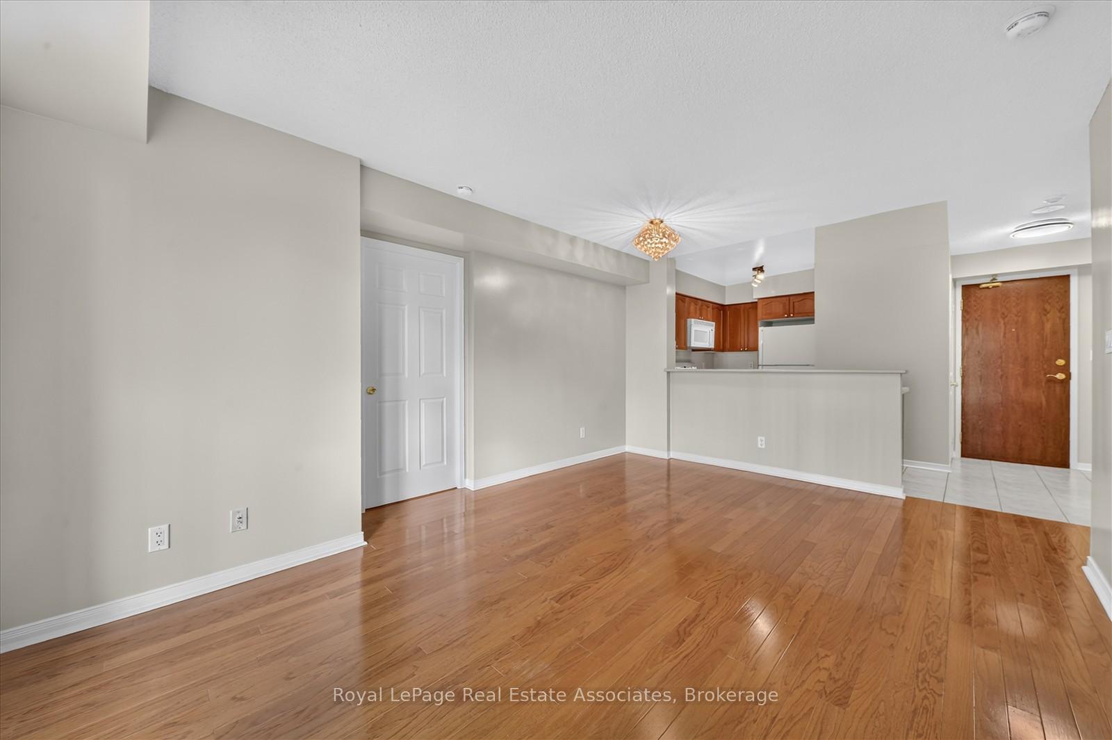 Photo 11 of Unit 908, 7 Michael Power Place, Etobicoke, Islington-City Centre West — HOMEH