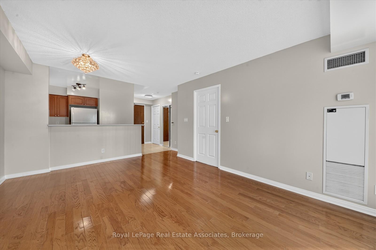 Photo 12 of Unit 908, 7 Michael Power Place, Etobicoke, Islington-City Centre West — HOMEH
