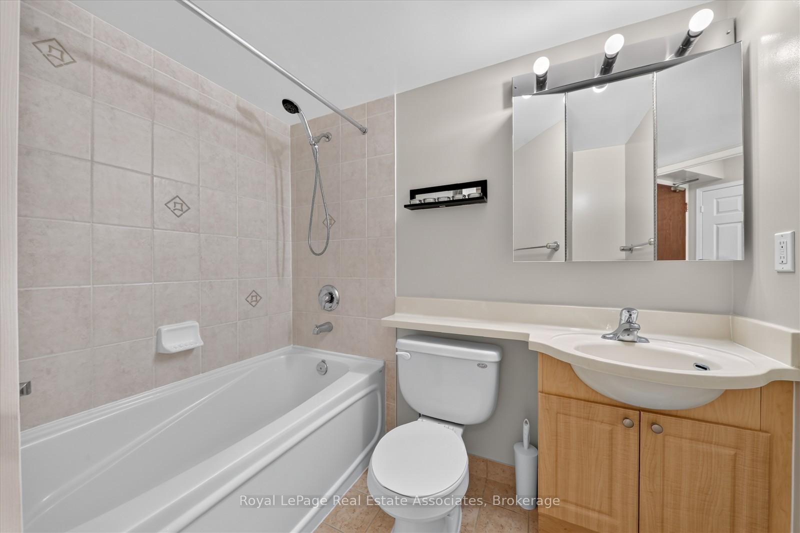Photo 22 of Unit 908, 7 Michael Power Place, Etobicoke, Islington-City Centre West — HOMEH