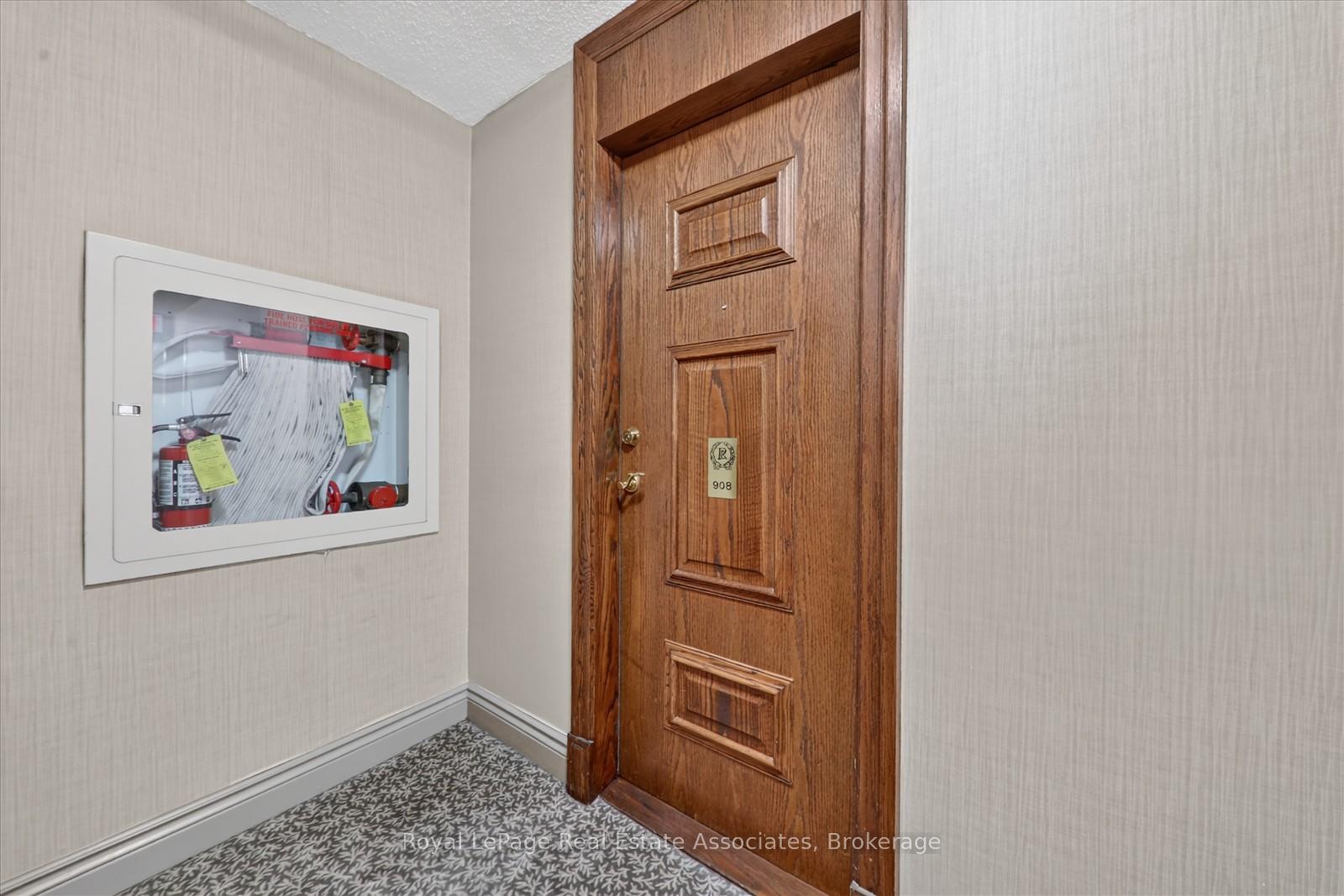 Photo 25 of Unit 908, 7 Michael Power Place, Etobicoke, Islington-City Centre West — HOMEH