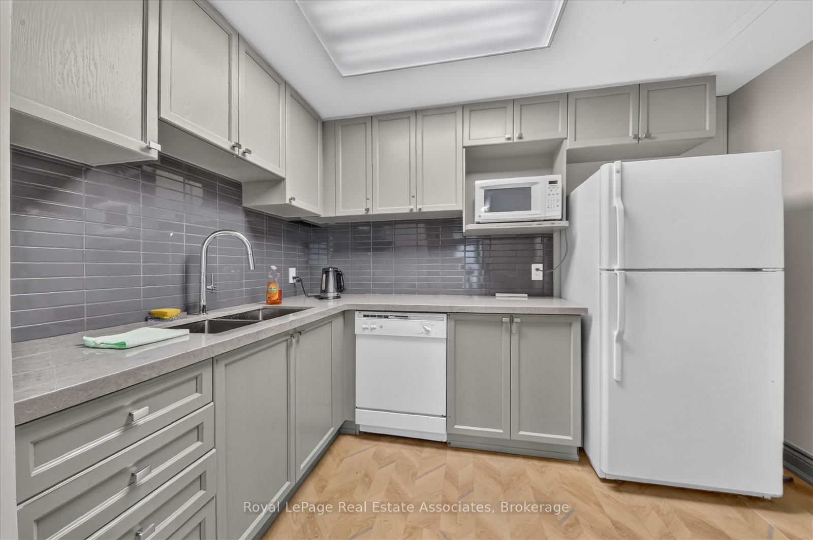 Photo 35 of Unit 908, 7 Michael Power Place, Etobicoke, Islington-City Centre West — HOMEH