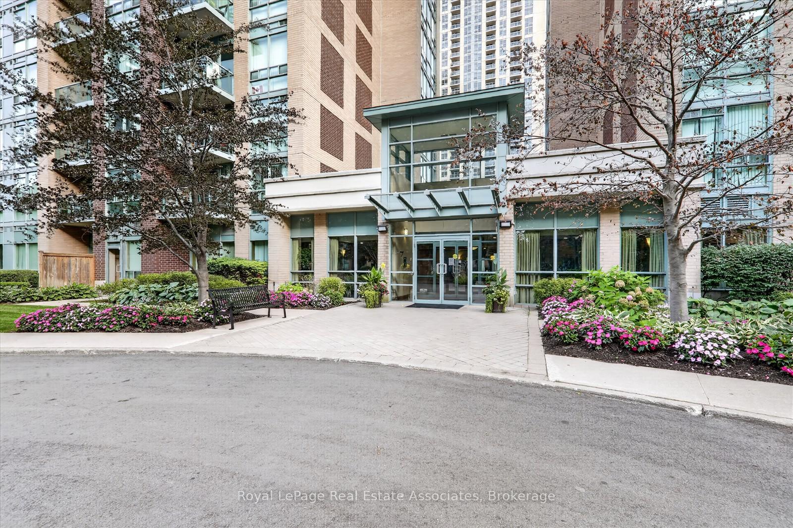 Photo 43 of Unit 908, 7 Michael Power Place, Etobicoke, Islington-City Centre West — HOMEH