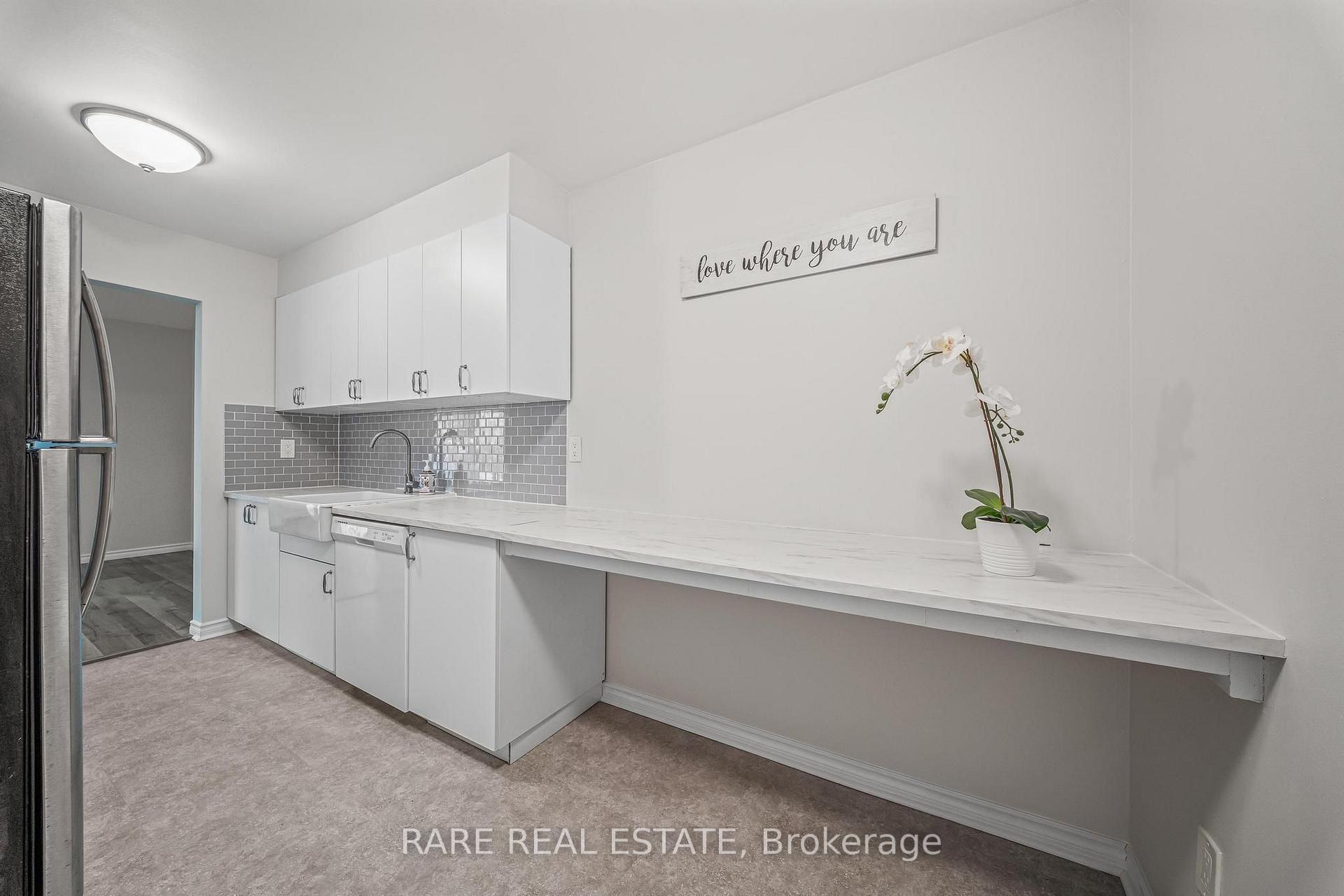 Photo 2 of Unit 18, 221 Ormond Drive, Oshawa, Samac — HOMEH