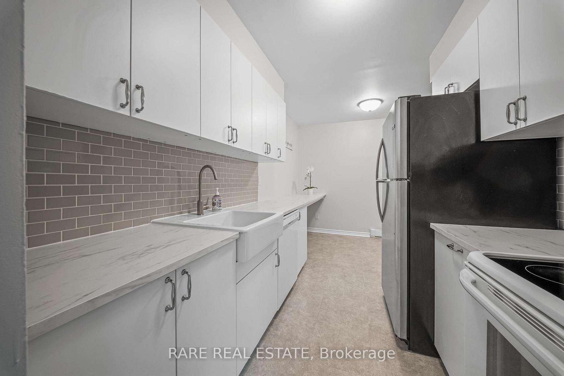 Photo 3 of Unit 18, 221 Ormond Drive, Oshawa, Samac — HOMEH