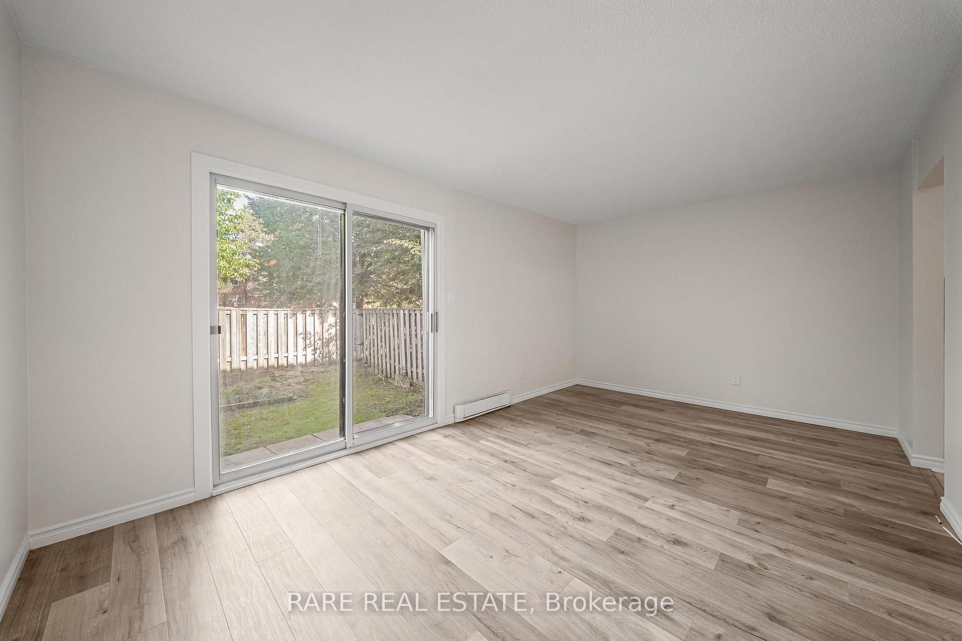 Photo 4 of Unit 18, 221 Ormond Drive, Oshawa, Samac — HOMEH