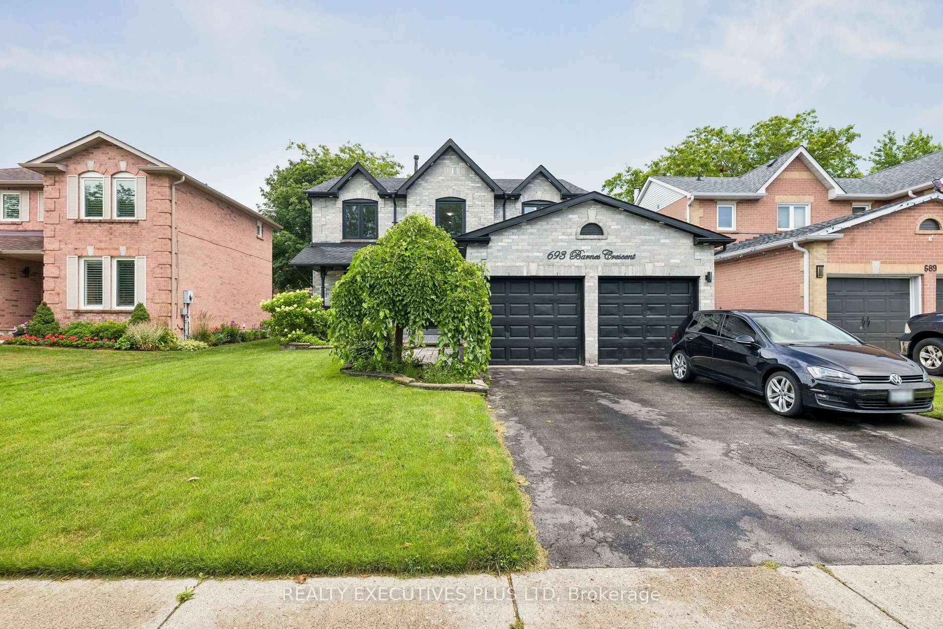 Photo of 693 Barnes Crescent