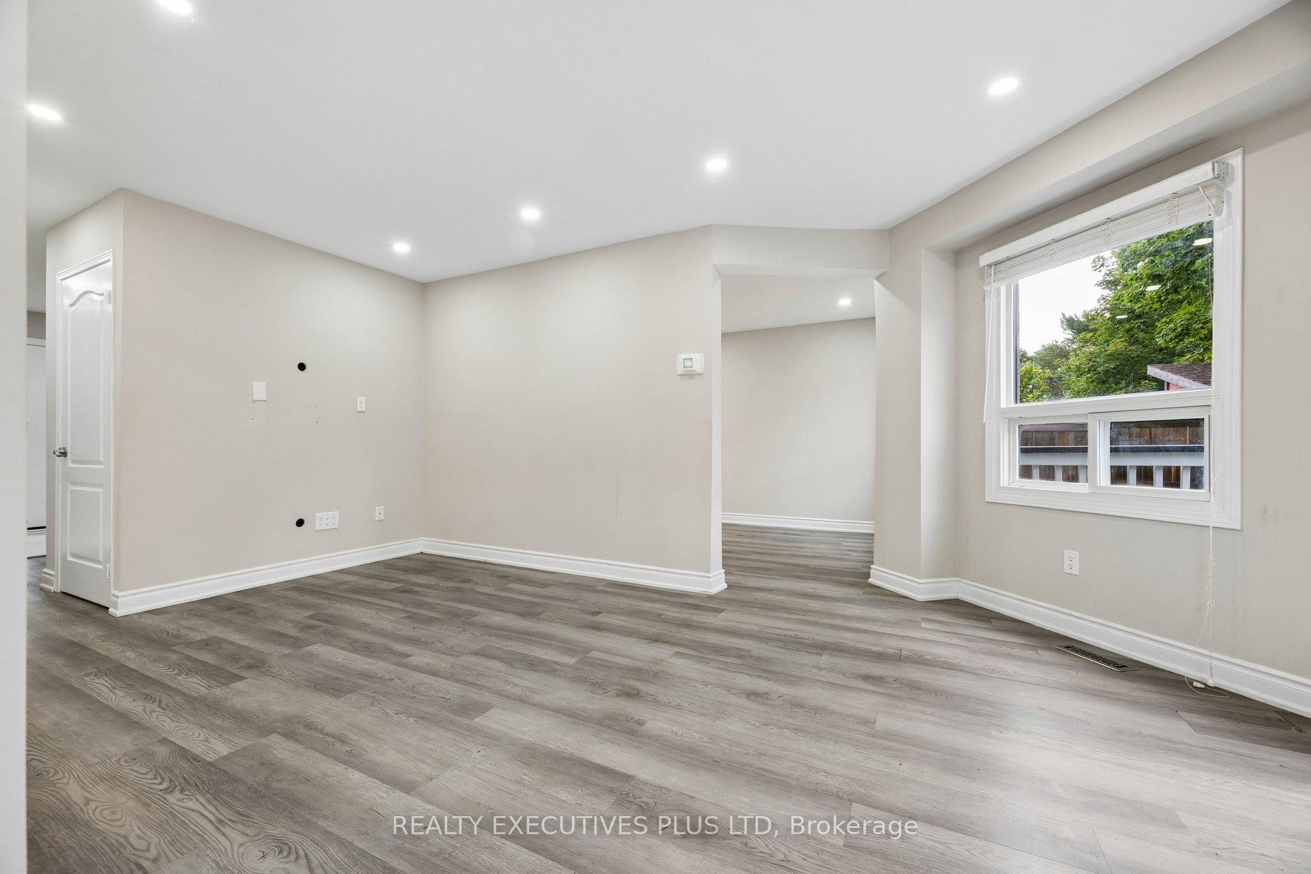 Photo 12 of 693 Barnes Crescent, Oshawa, Northglen — HOMEH