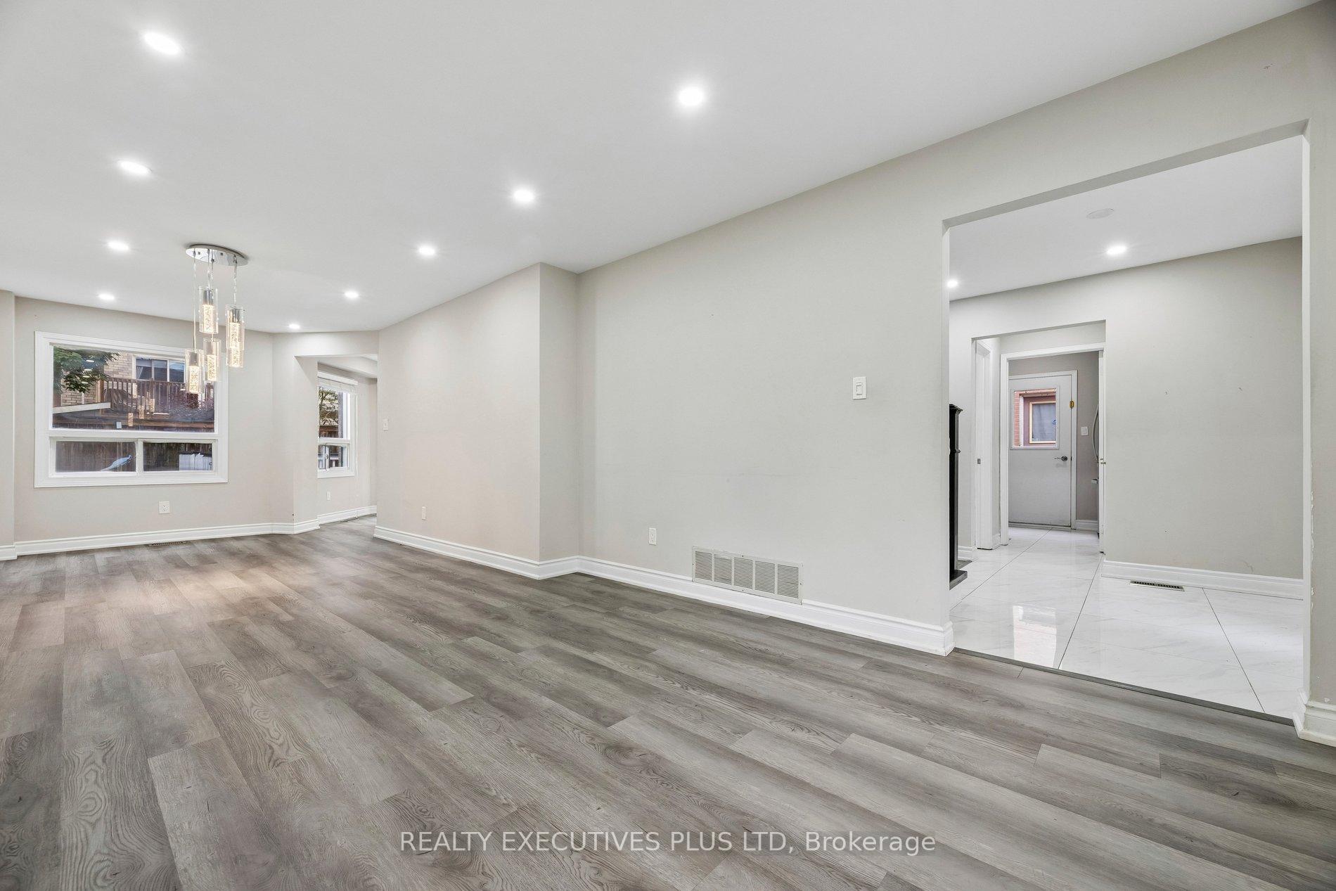 Photo 14 of 693 Barnes Crescent, Oshawa, Northglen — HOMEH