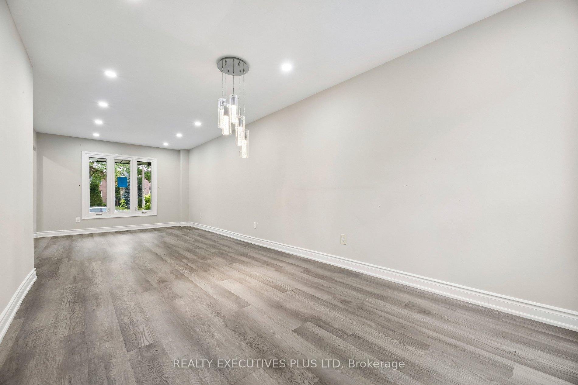Photo 17 of 693 Barnes Crescent, Oshawa, Northglen — HOMEH