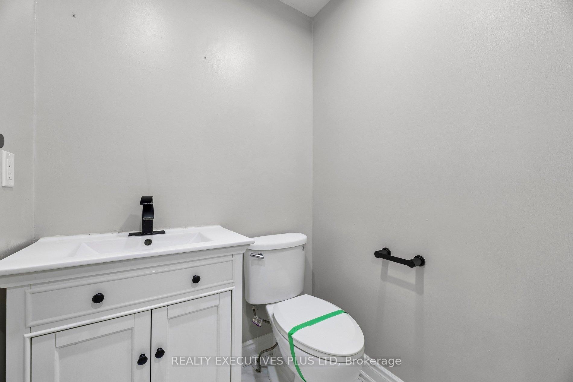 Photo 23 of 693 Barnes Crescent, Oshawa, Northglen — HOMEH