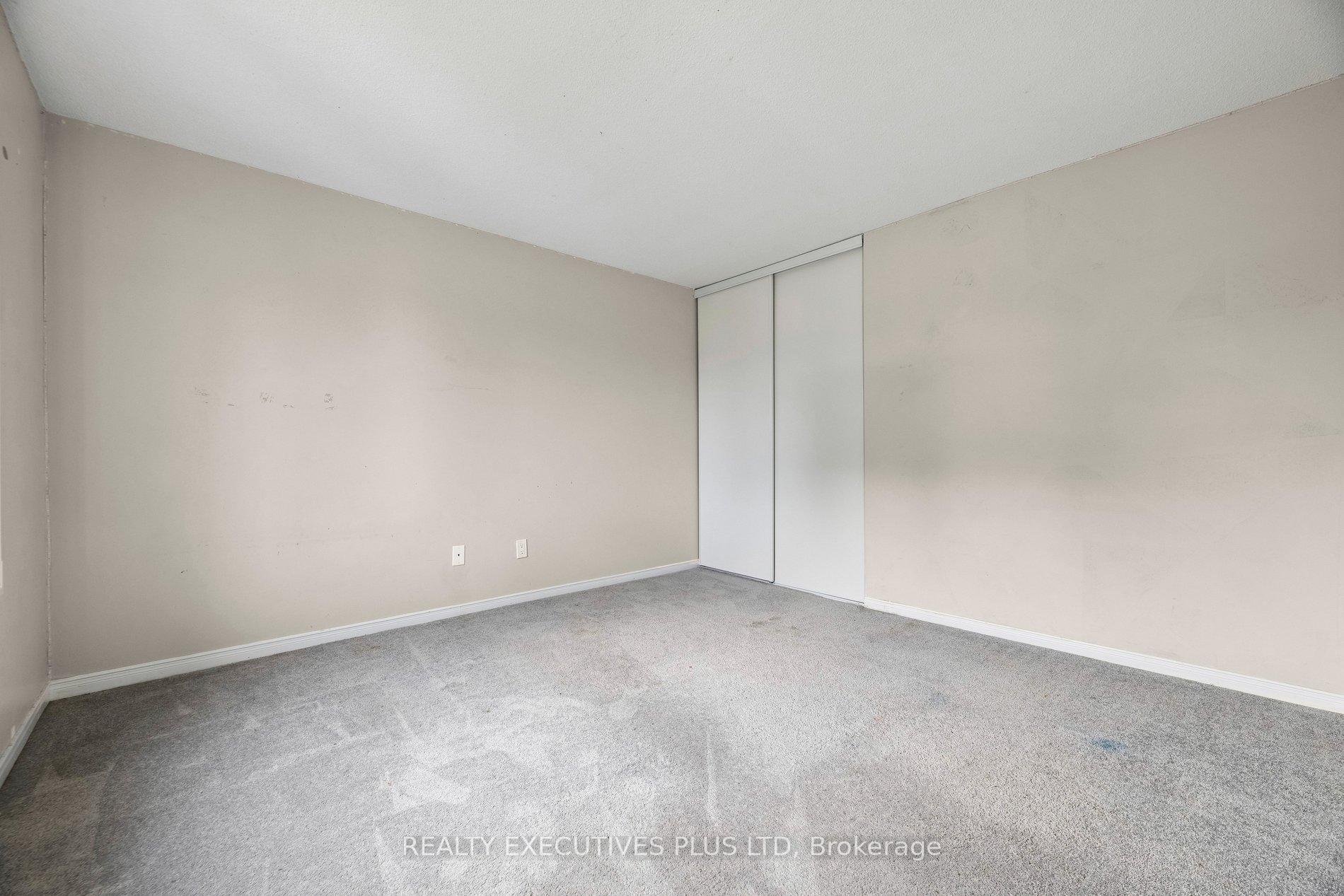 Photo 34 of 693 Barnes Crescent, Oshawa, Northglen — HOMEH