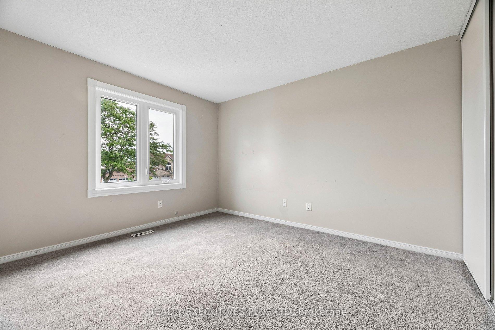 Photo 35 of 693 Barnes Crescent, Oshawa, Northglen — HOMEH