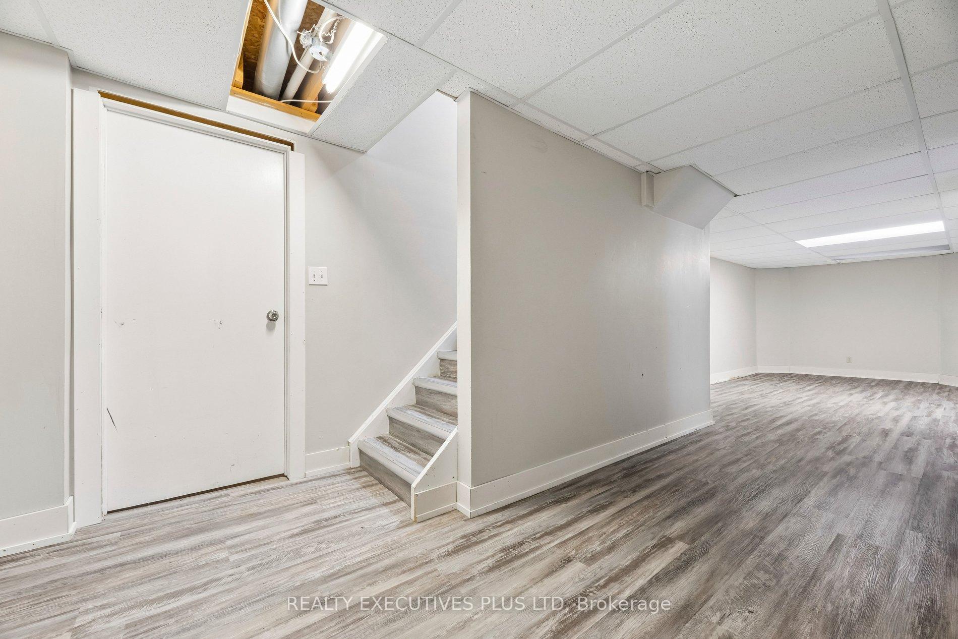 Photo 37 of 693 Barnes Crescent, Oshawa, Northglen — HOMEH
